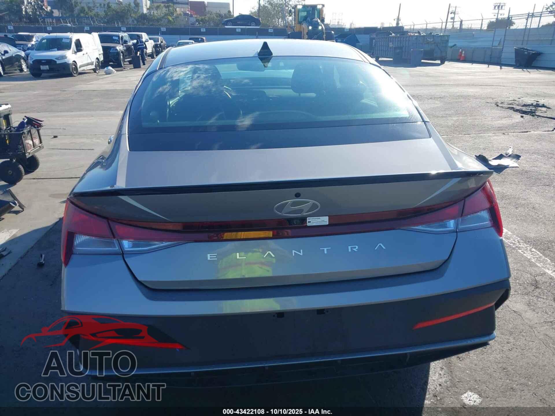HYUNDAI ELANTRA 2025 - KMHLM4DG4SU904652
