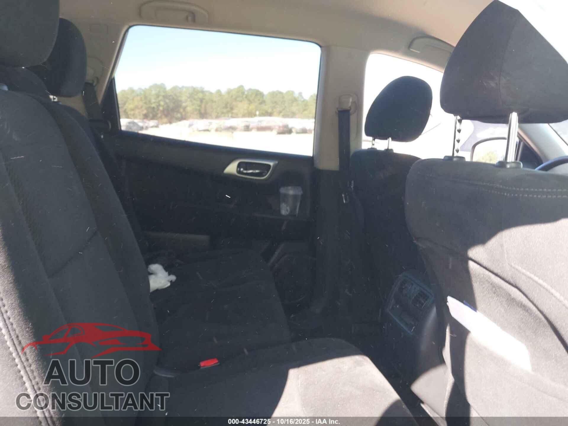 NISSAN PATHFINDER 2015 - 5N1AR2MNXFC632695