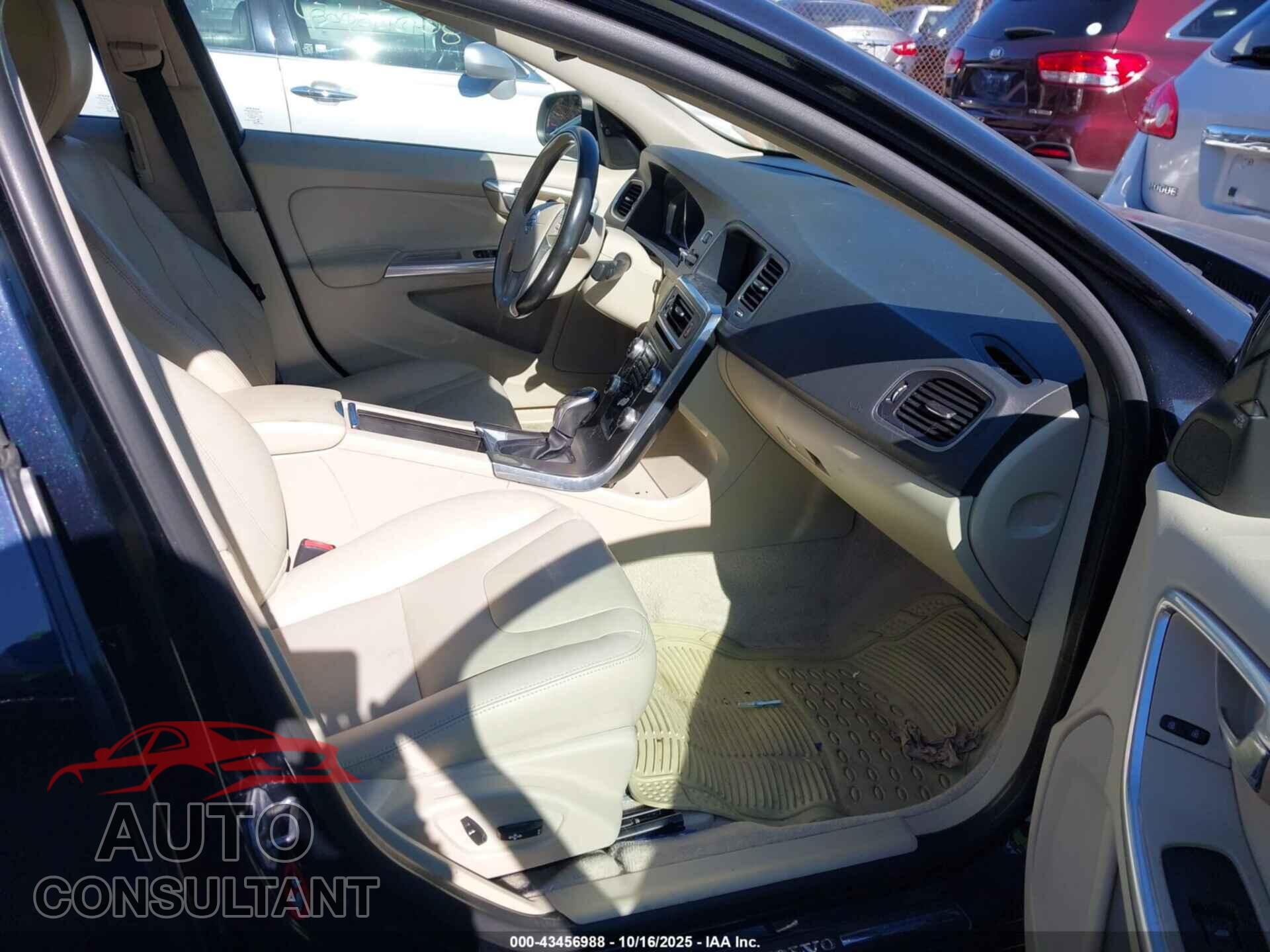 VOLVO S60 2016 - YV1612TK3G1398240