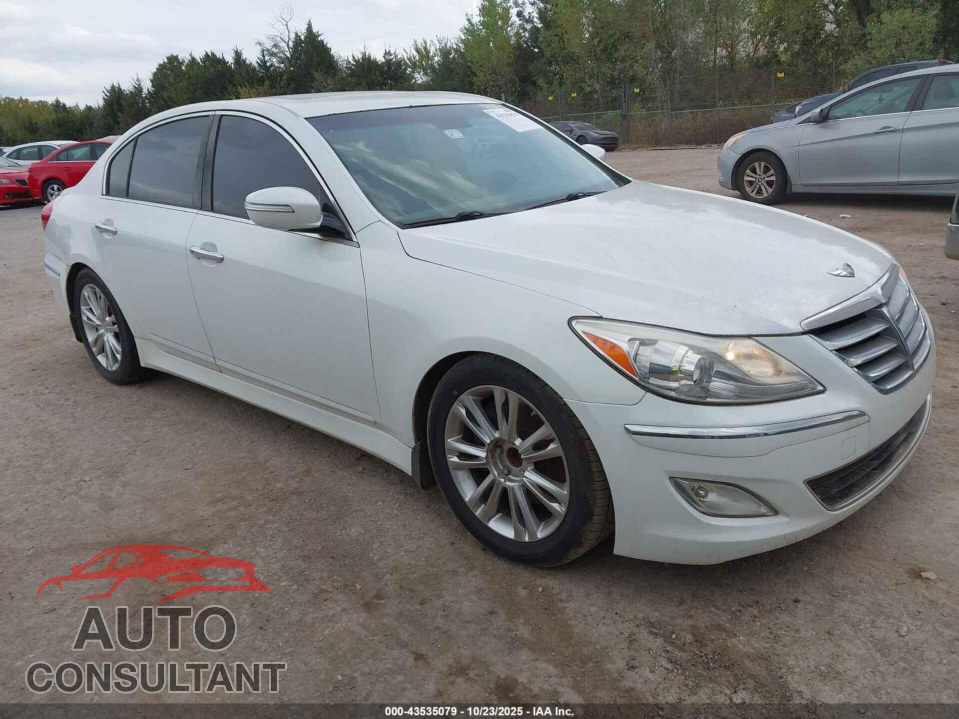 HYUNDAI GENESIS 2013 - KMHGC4DD6DU232851
