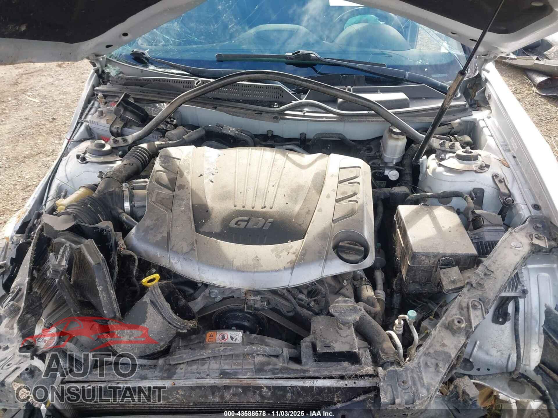 HYUNDAI GENESIS 2013 - KMHHU6KJ8DU101281