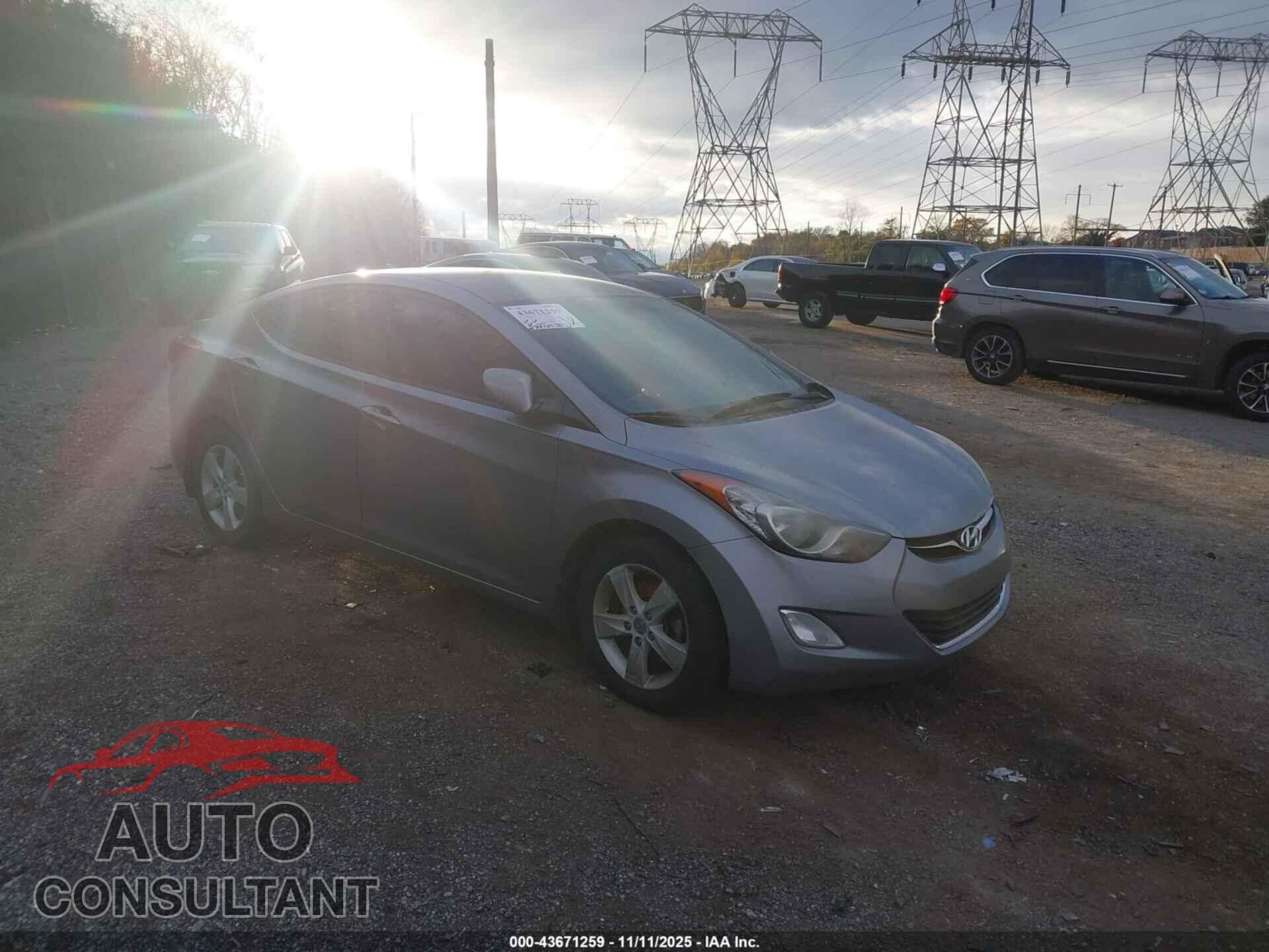 HYUNDAI ELANTRA 2013 - KMHDH4AE5DU781622