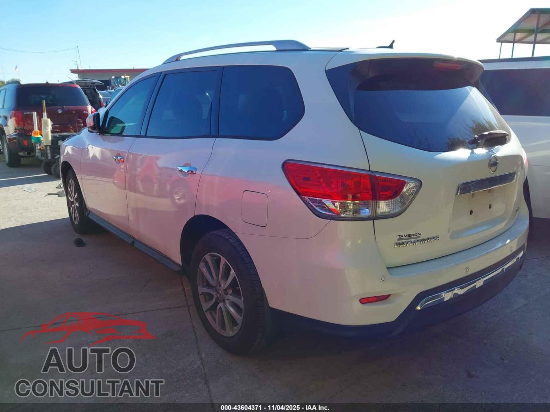 NISSAN PATHFINDER 2015 - 5N1AR2MN4FC701364