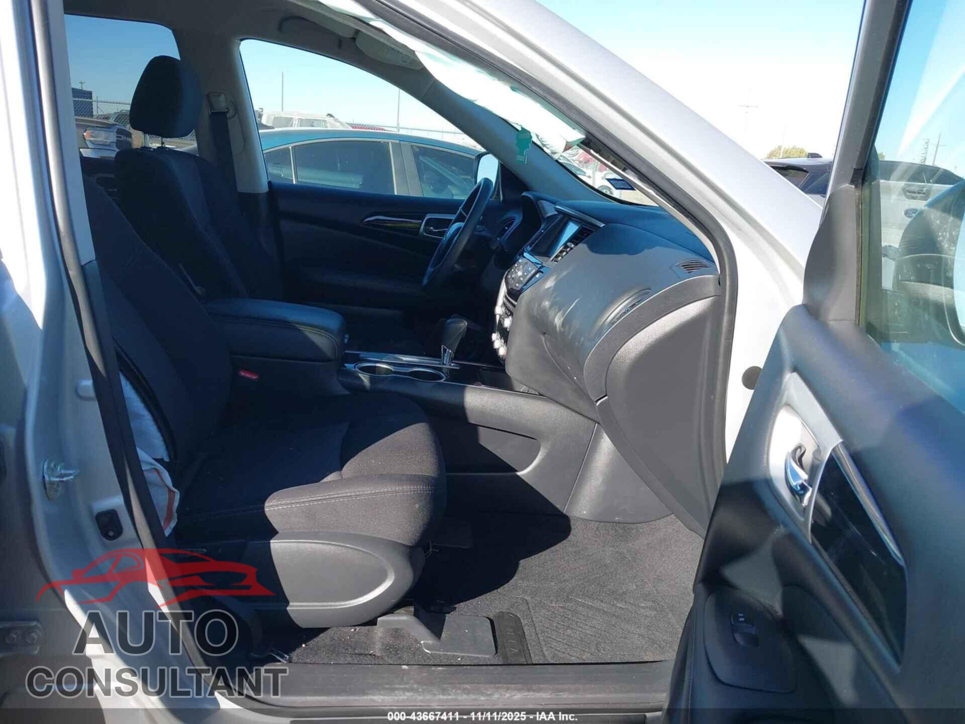 NISSAN PATHFINDER 2019 - 5N1DR2MN5KC651727