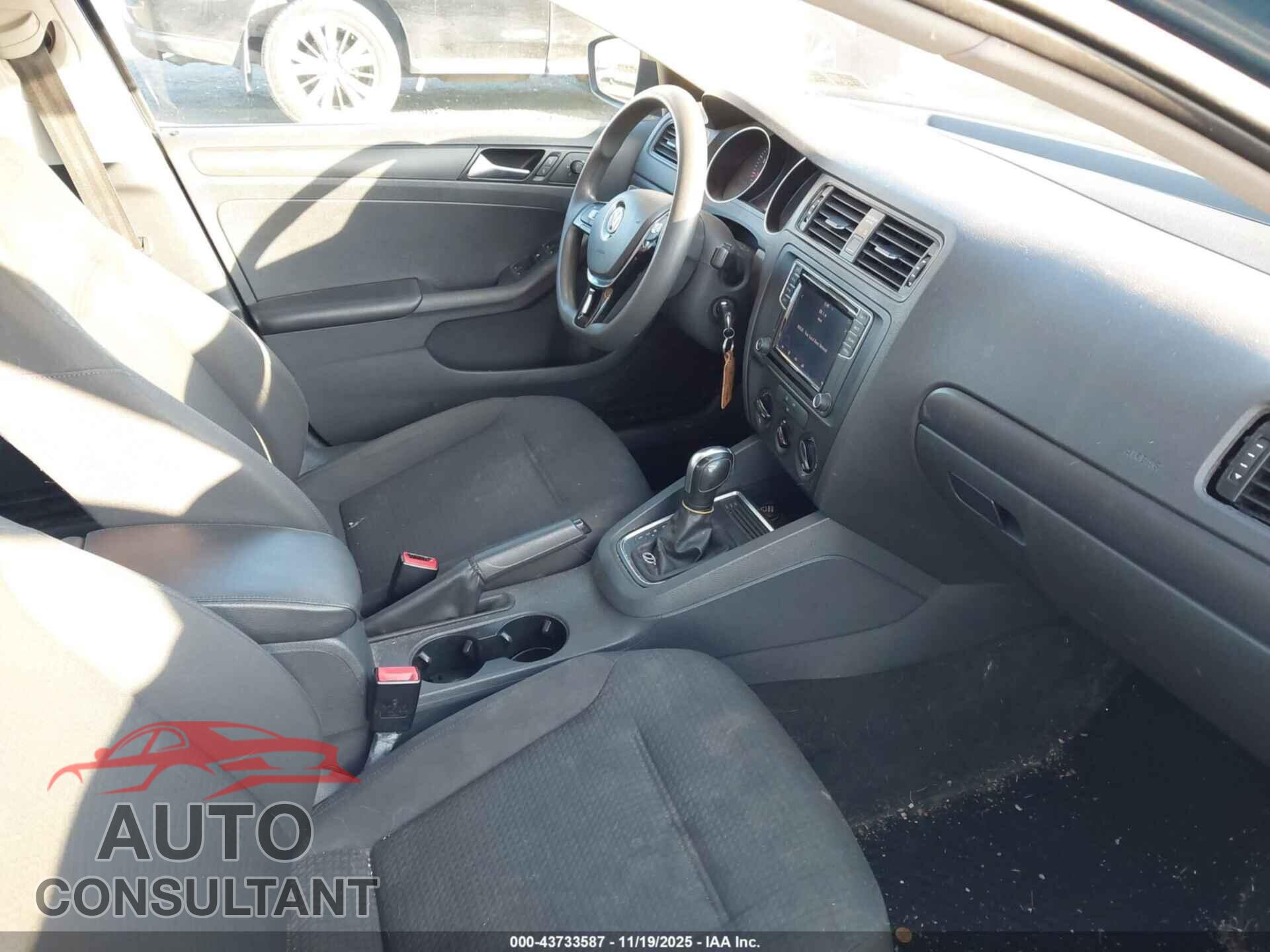 VOLKSWAGEN JETTA 2016 - 3VW267AJ0GM292342