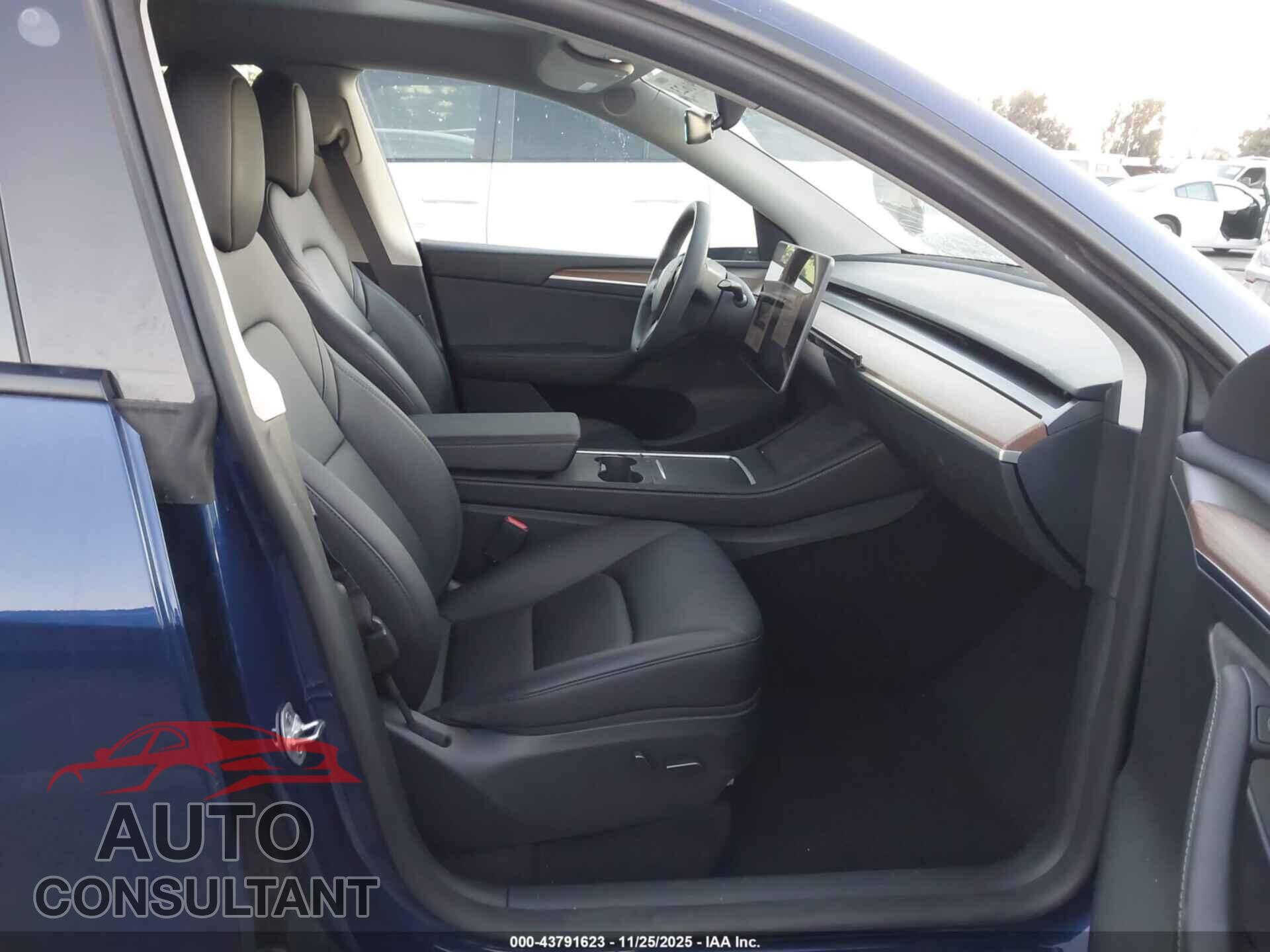 TESLA MODEL Y 2023 - 7SAYGDEF8PF887526