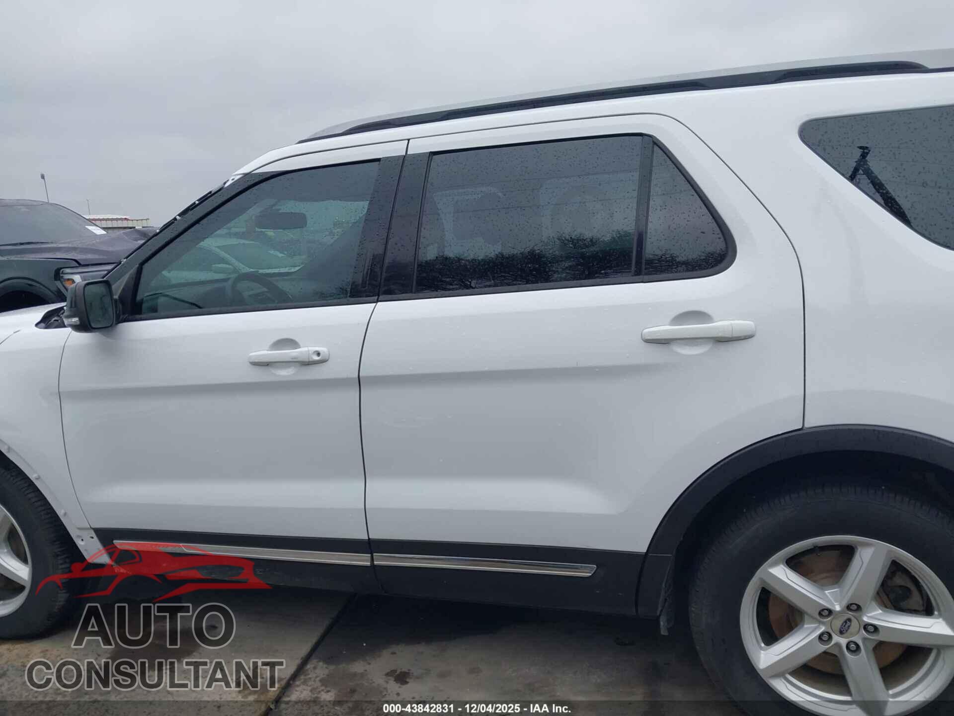 FORD EXPLORER 2017 - 1FM5K8D80HGE00640