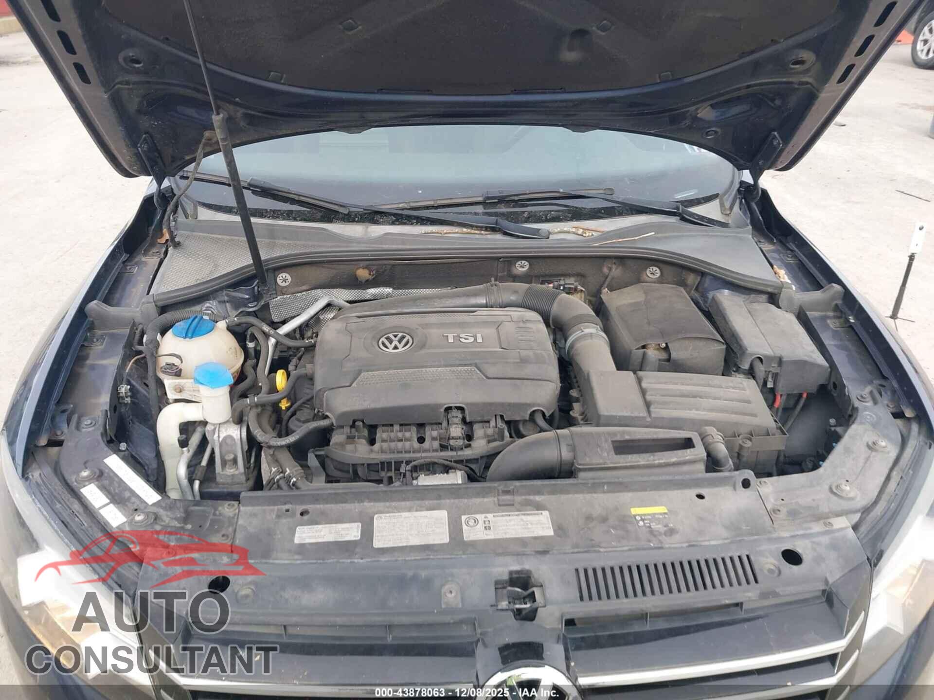 VOLKSWAGEN PASSAT 2015 - 1VWBT7A33FC024525