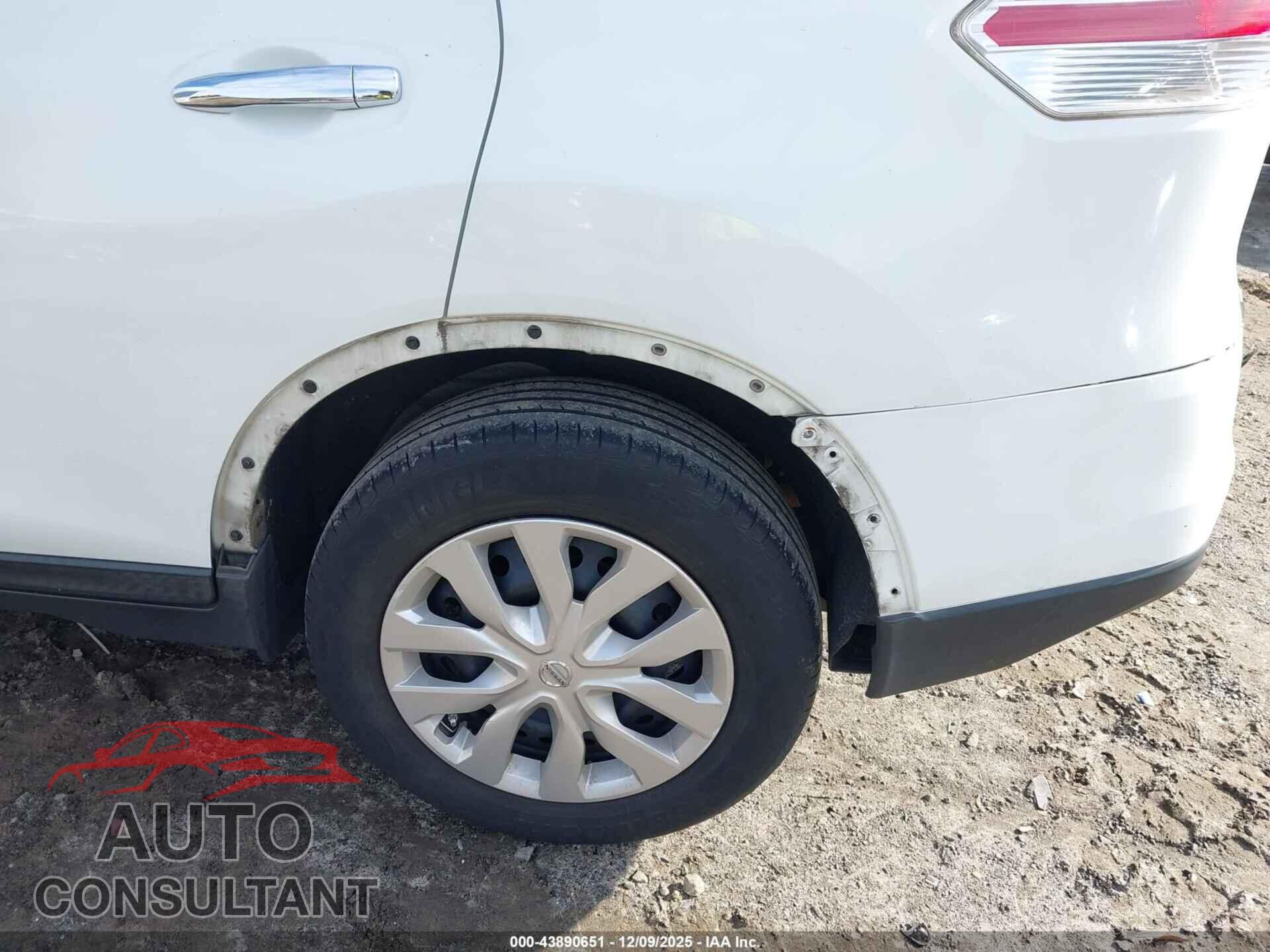 NISSAN ROGUE 2015 - KNMAT2MT5FP566599
