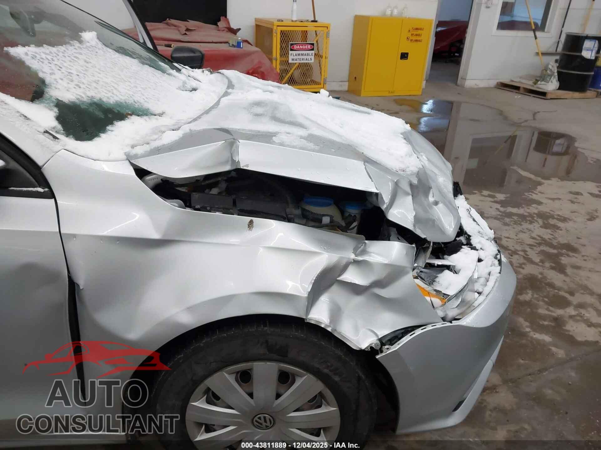 VOLKSWAGEN JETTA 2015 - 3VW2K7AJXFM253476