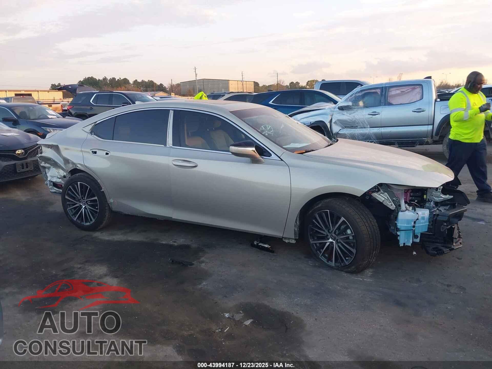 LEXUS ES 300H 2025 - 58ADA1C17SU076923