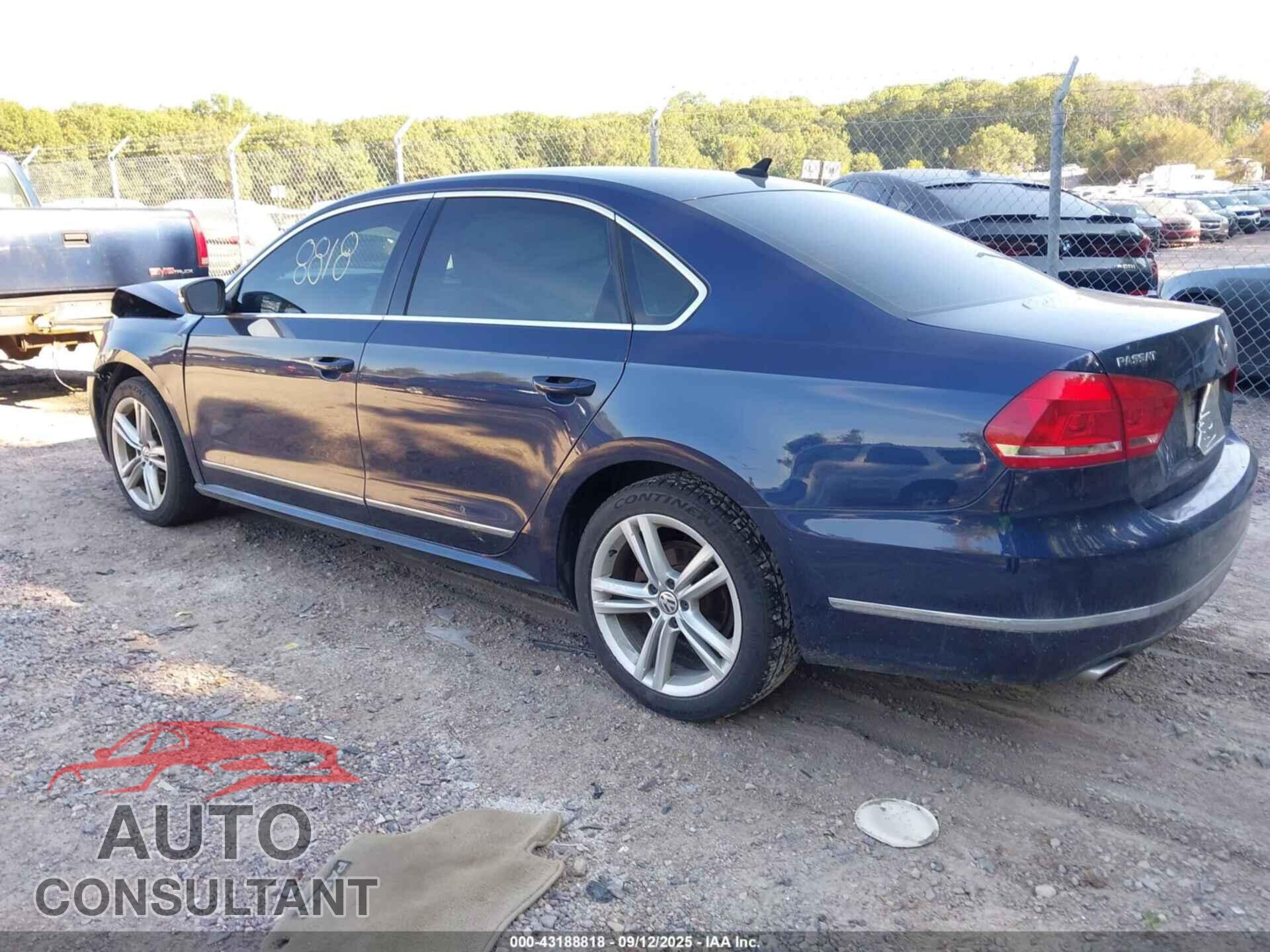 VOLKSWAGEN PASSAT 2015 - 1VWBV7A36FC017174