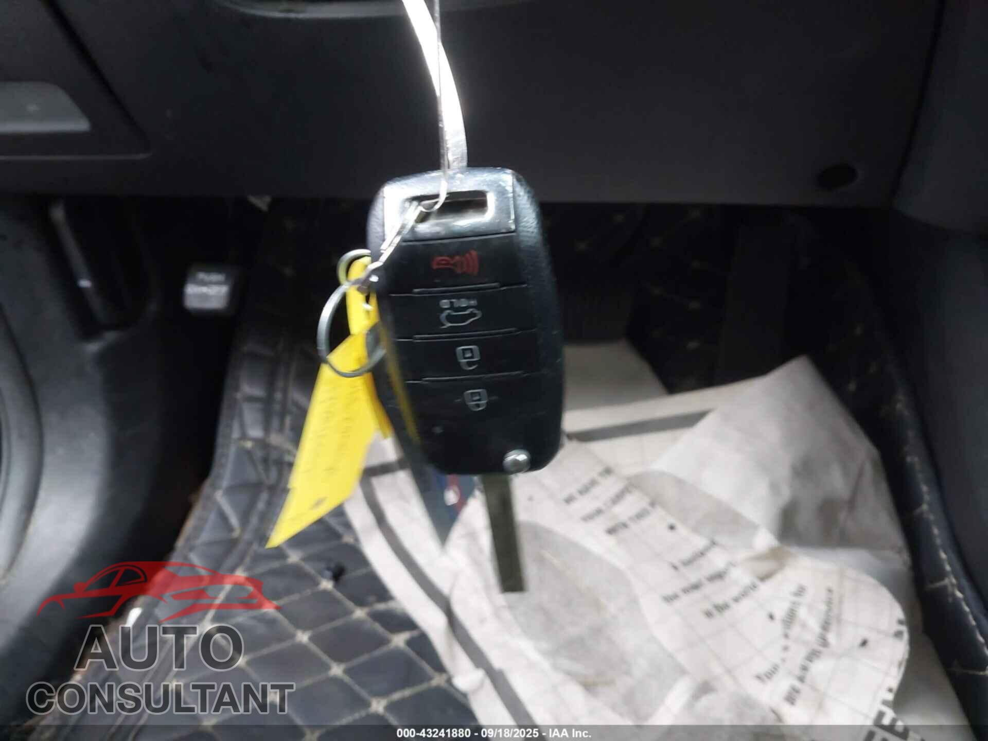 KIA SORENTO 2017 - 5XYPGDA59HG320807