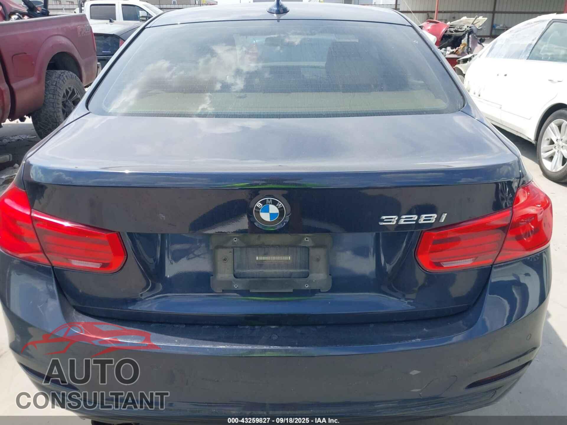 BMW 328I 2016 - WBA8E9G53GNU28357