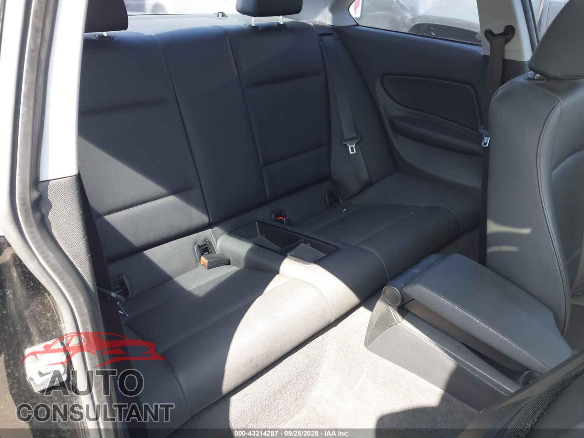 BMW 128I 2013 - WBAUP9C5XDVS94330