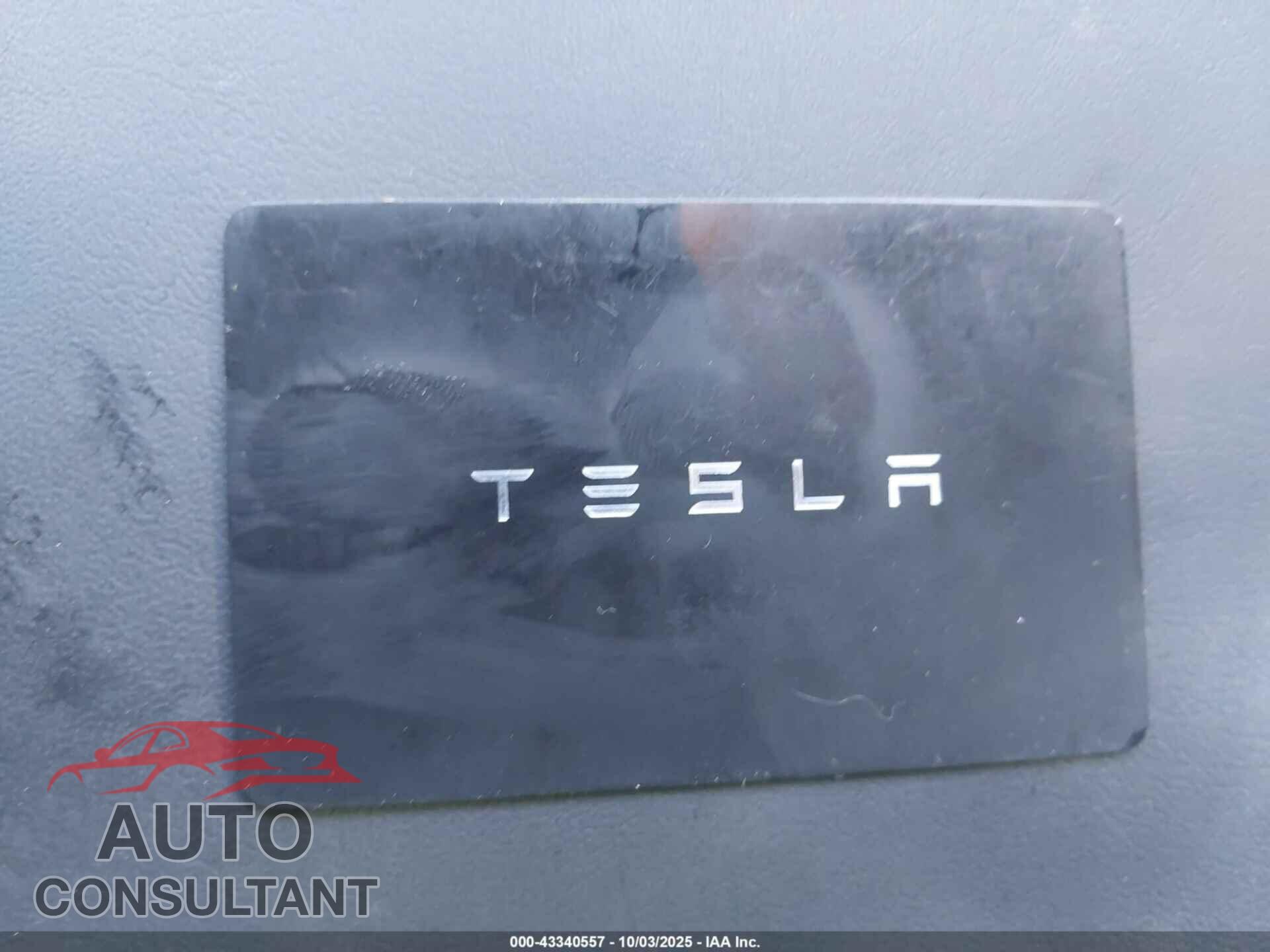 TESLA MODEL Y 2025 - 7SAYGAEE1SF221655