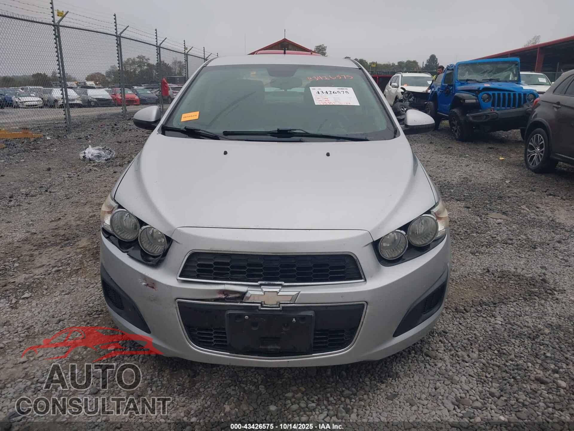 CHEVROLET SONIC 2013 - 1G1JA5SH1D4249139