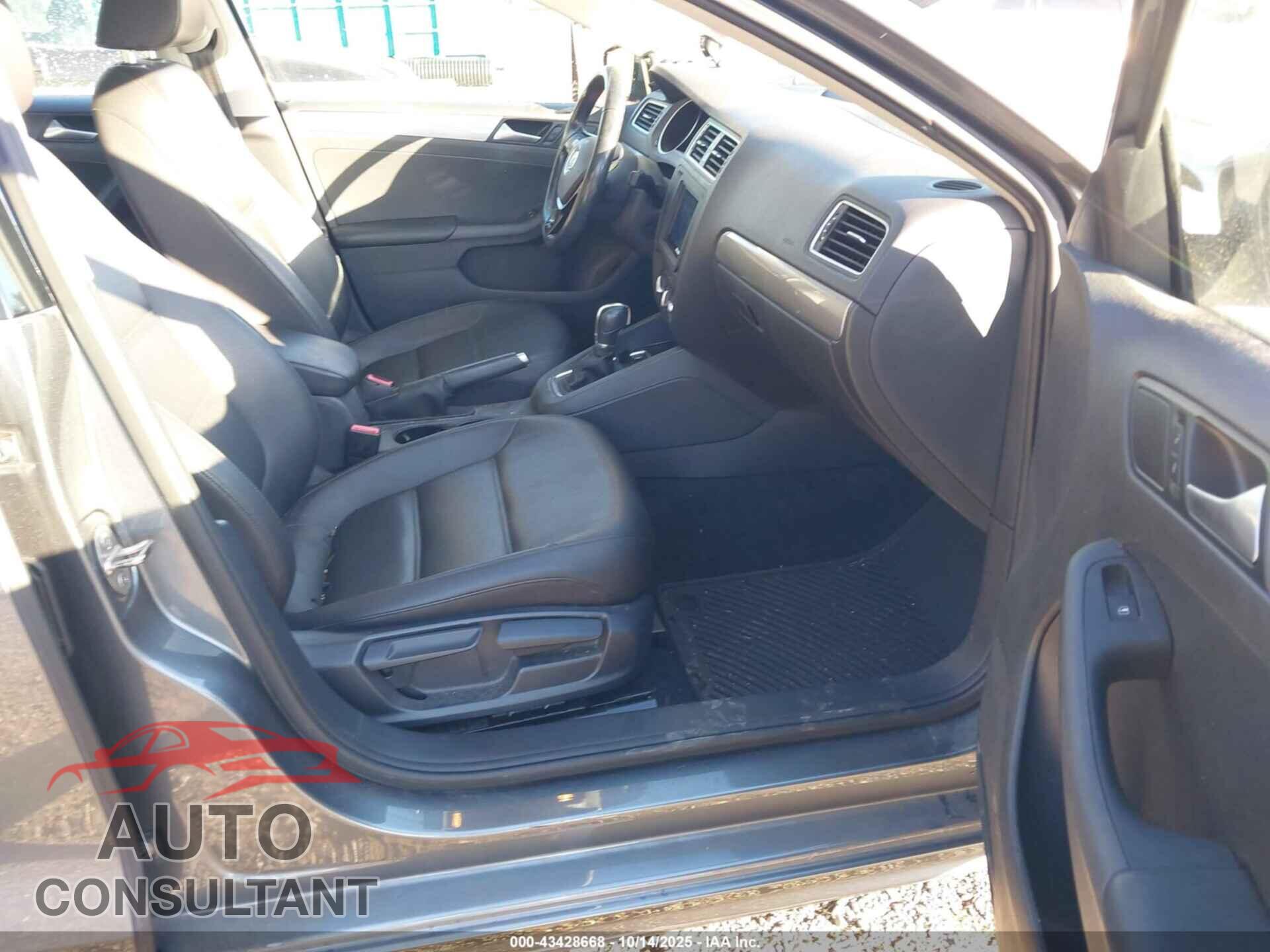 VOLKSWAGEN JETTA 2017 - 3VWDB7AJ4HM352659
