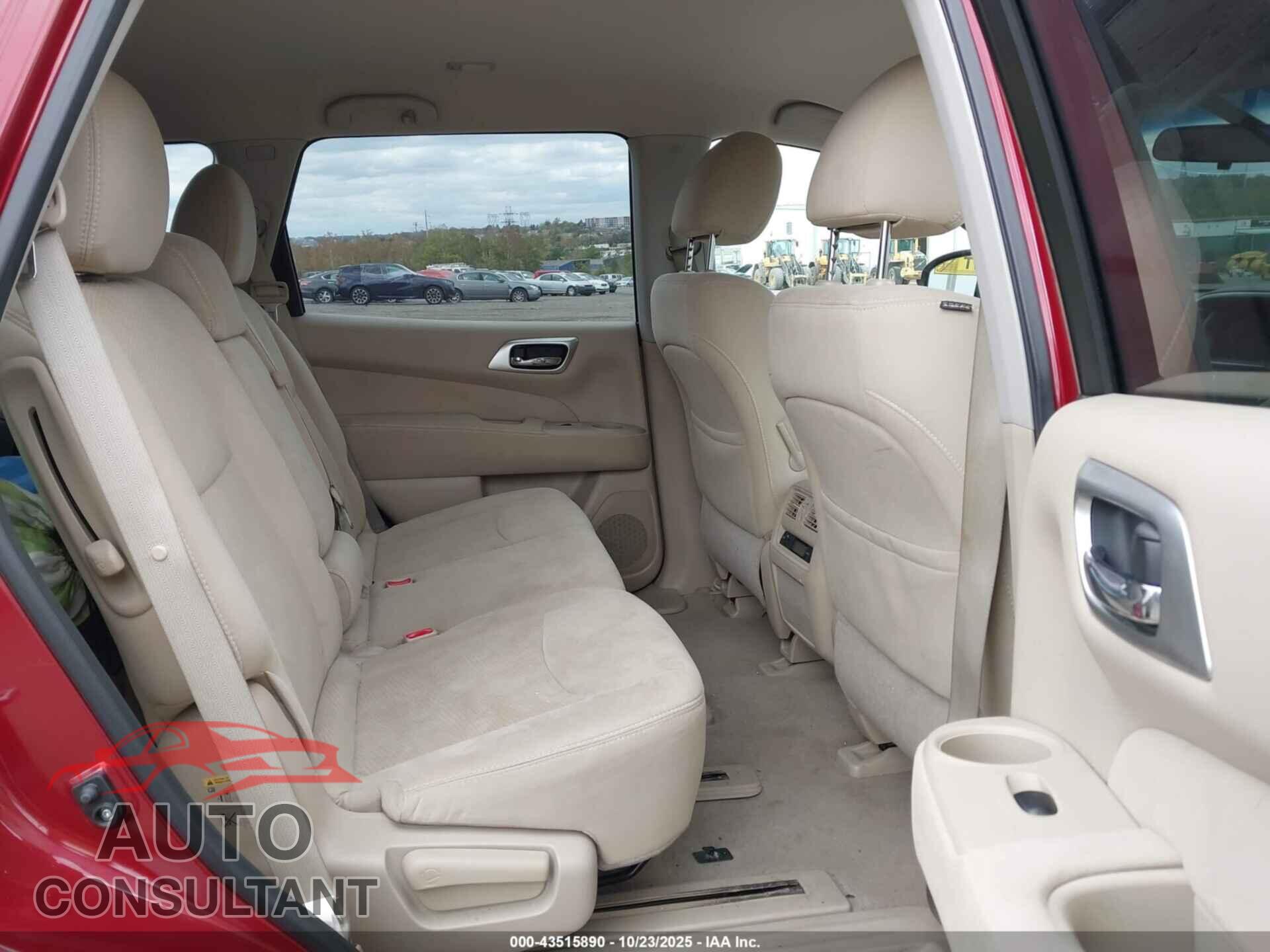 NISSAN PATHFINDER 2015 - 5N1AR2MM1FC616411