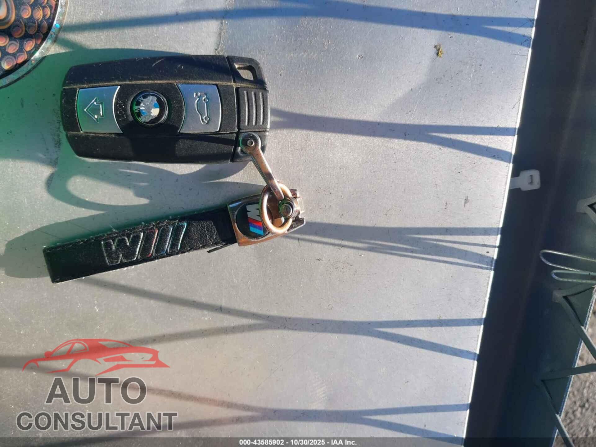 BMW 328I 2013 - WBAKE3C55DE772048