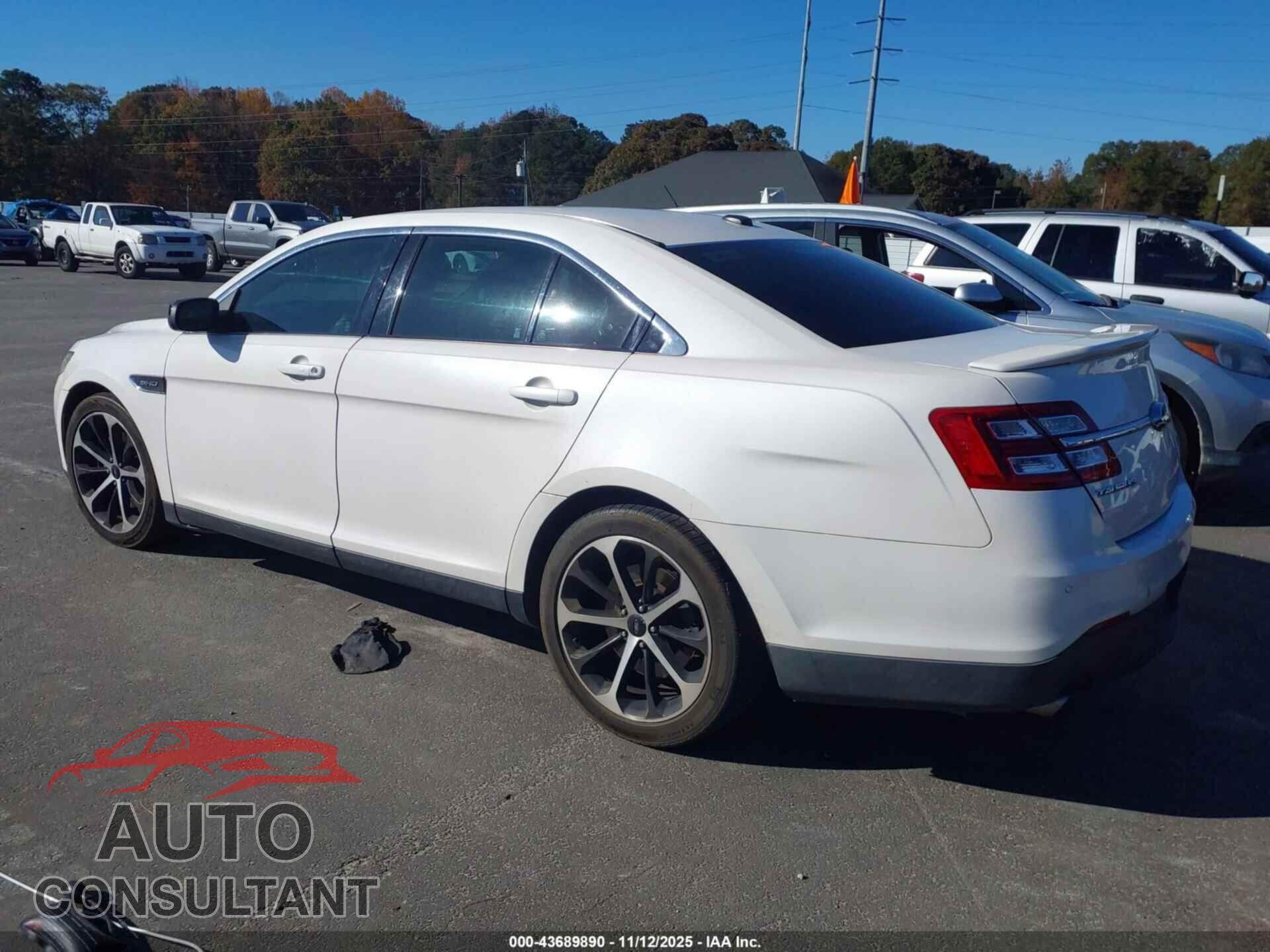 FORD TAURUS 2015 - 1FAHP2KTXFG158854