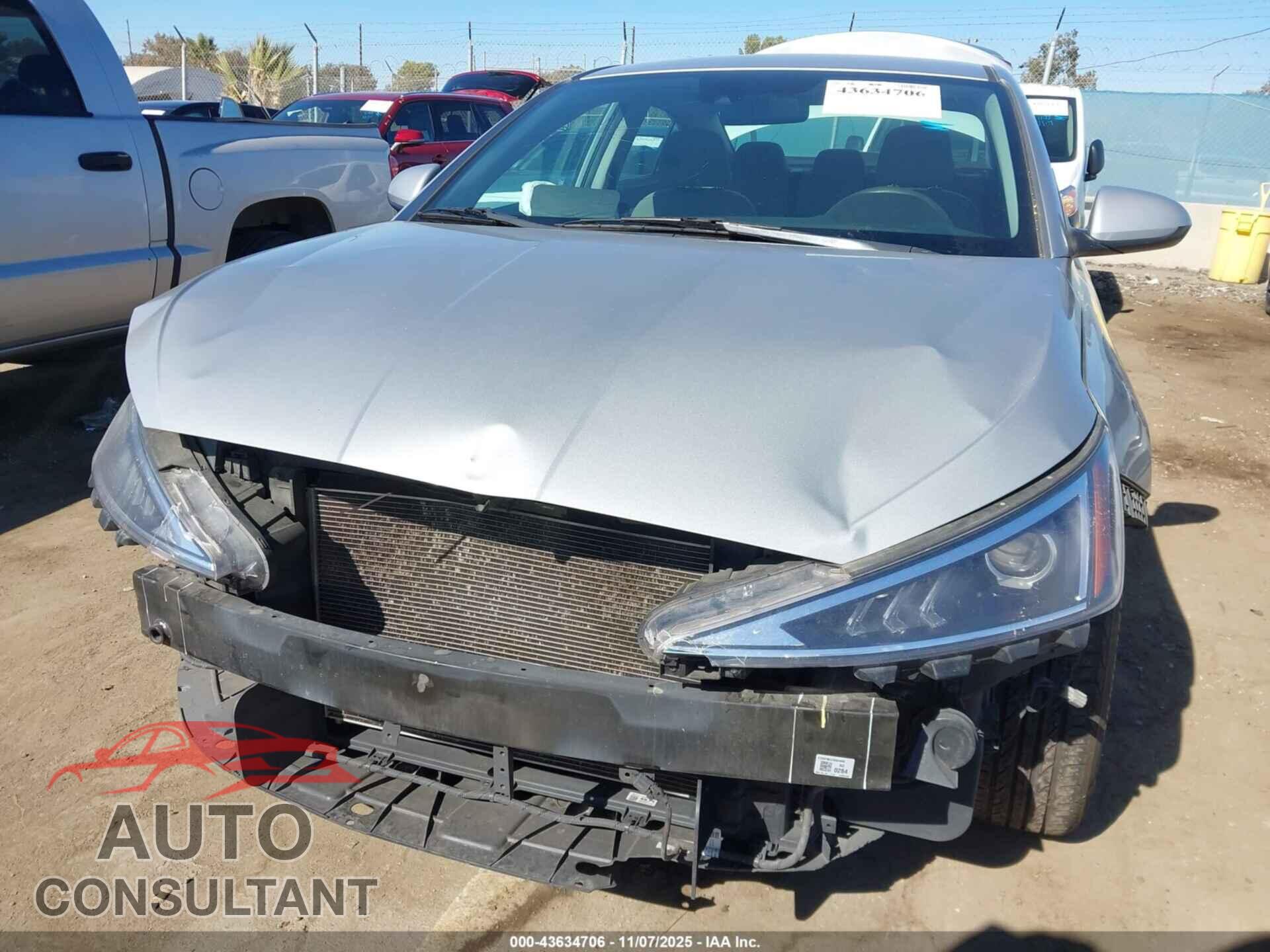 HYUNDAI ELANTRA 2020 - KMHD84LF7LU075188