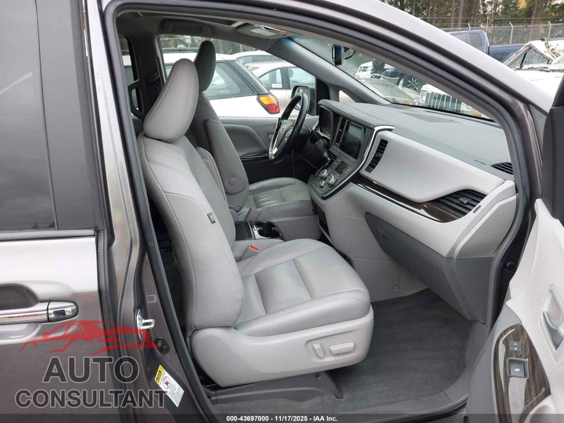 TOYOTA SIENNA 2017 - 5TDYZ3DC2HS848288