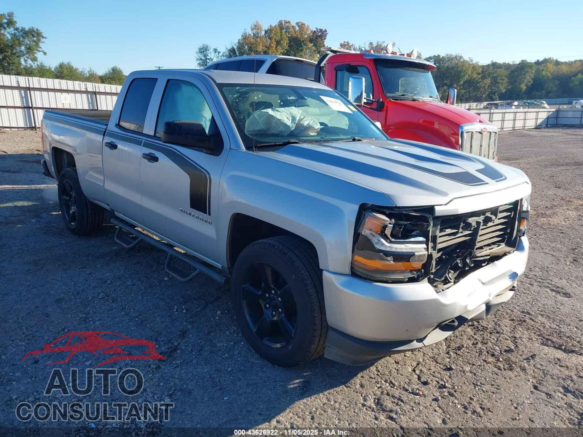 CHEVROLET SILVERADO 1500 2018 - 1GCRCPEC8JZ117591