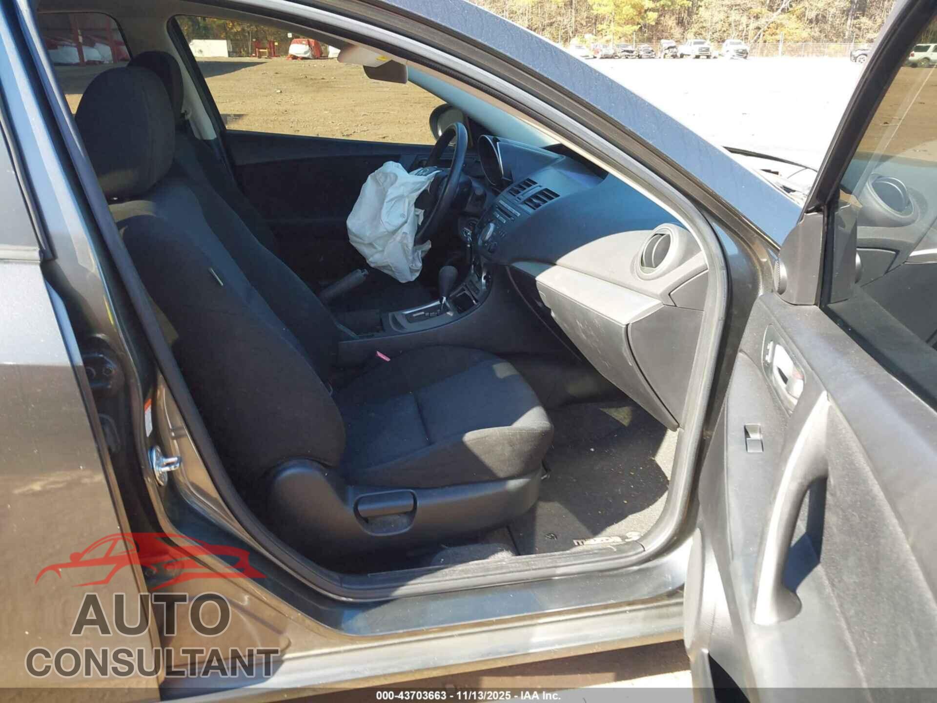 MAZDA MAZDA3 2011 - JM1BL1VF4B1400224