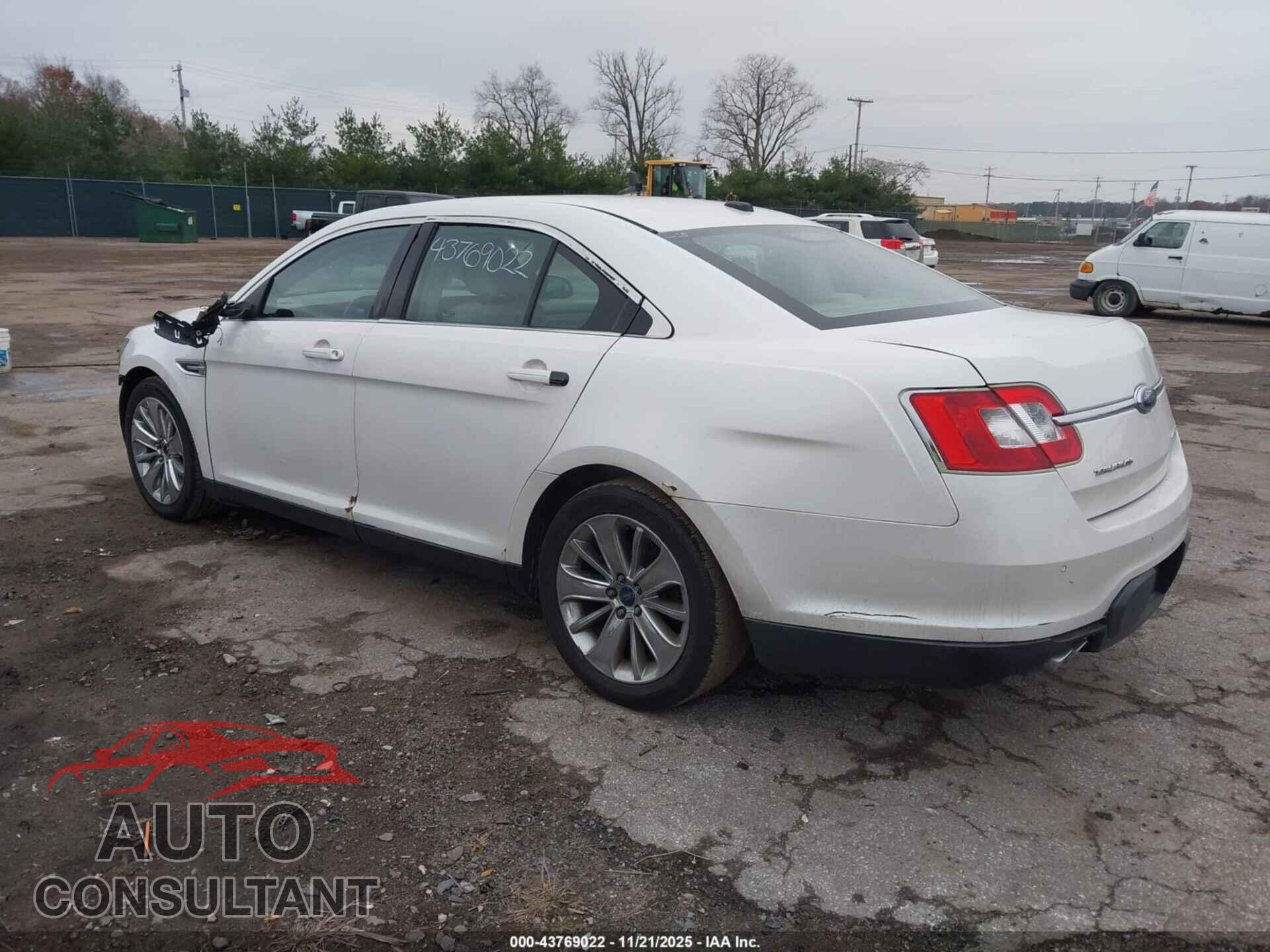FORD TAURUS 2010 - 1FAHP2FW9AG102319