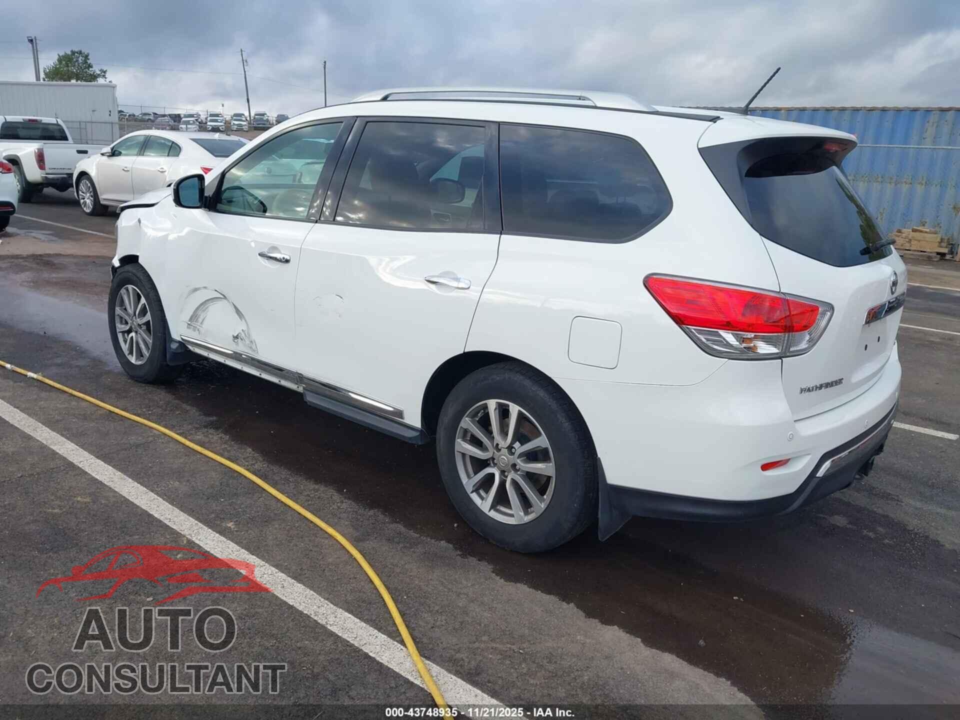 NISSAN PATHFINDER 2015 - 5N1AR2MN9FC686571