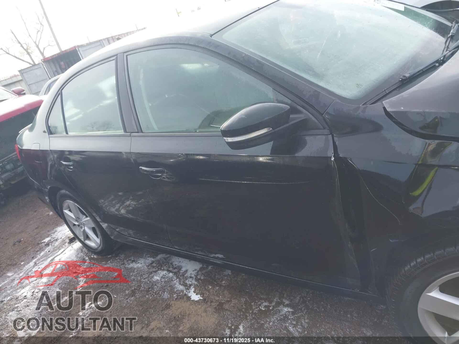VOLKSWAGEN JETTA 2012 - 3VWLL7AJ8CM376092