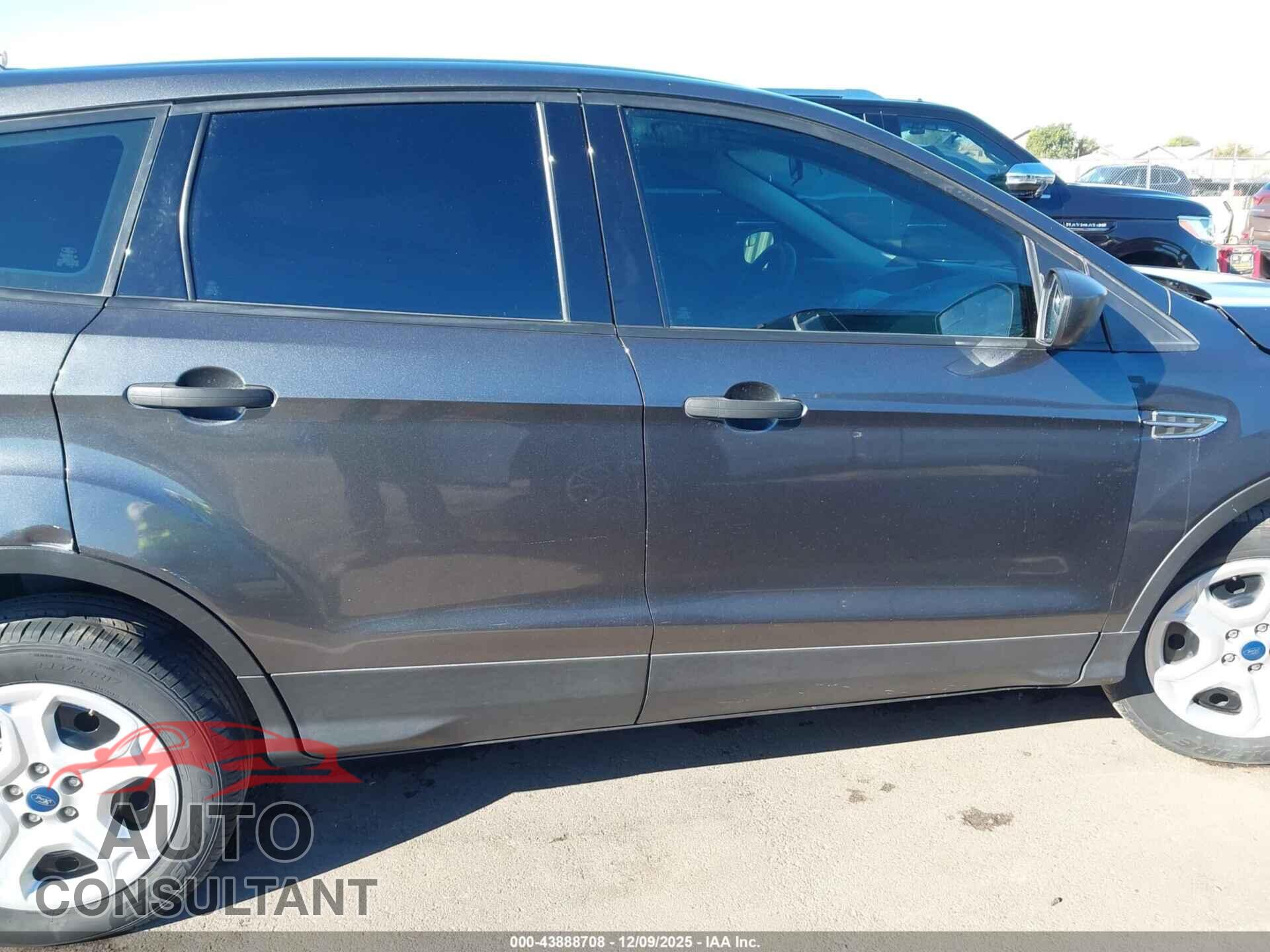 FORD ESCAPE 2019 - 1FMCU0F71KUC27825