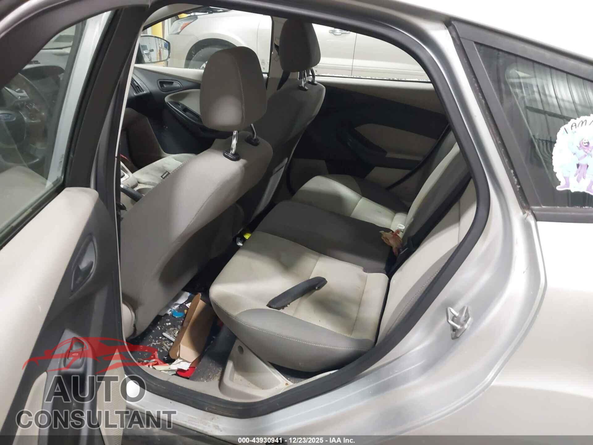FORD FOCUS 2012 - 1FAHP3K21CL102270