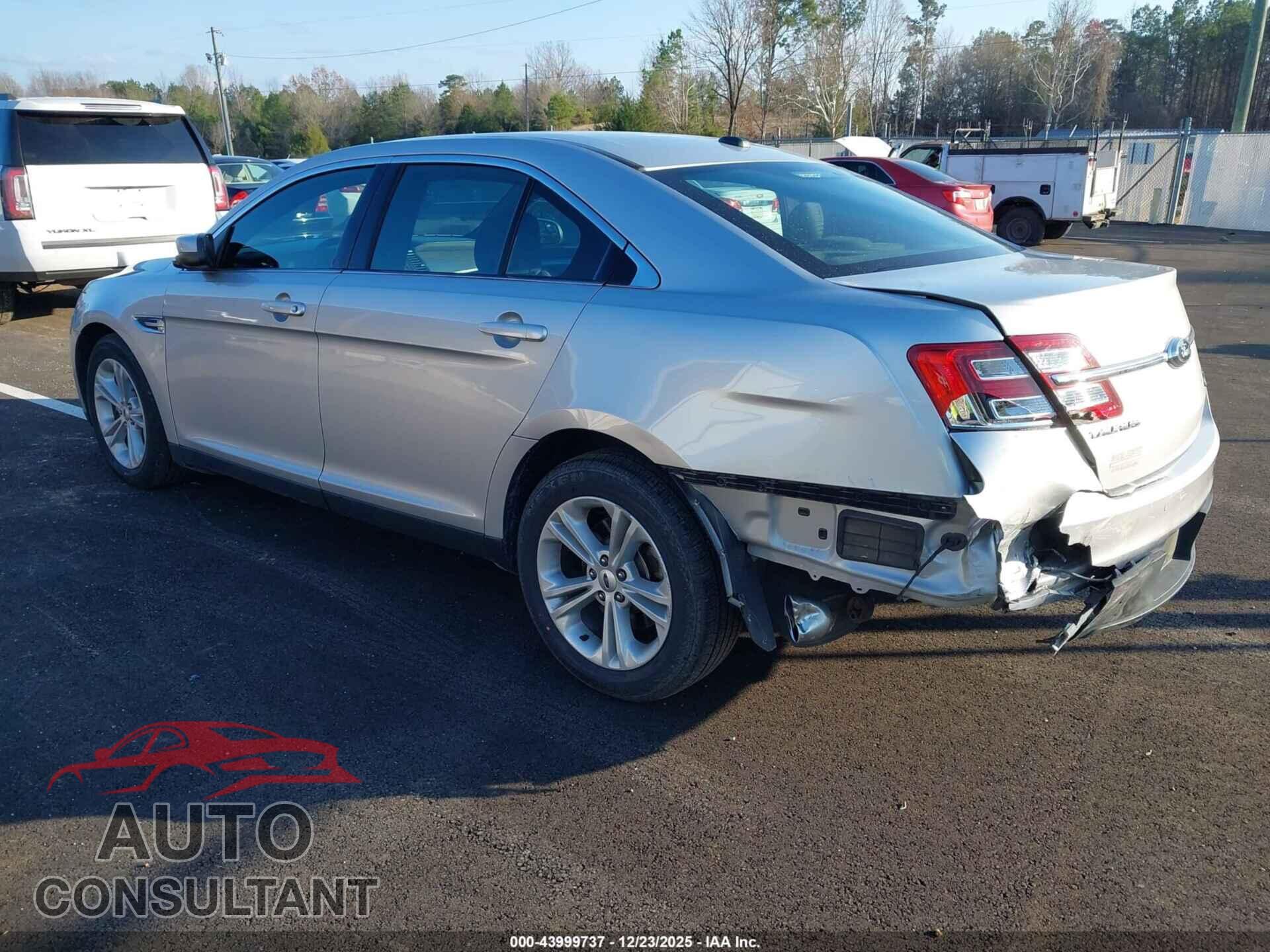 FORD TAURUS 2018 - 1FAHP2E81JG134295
