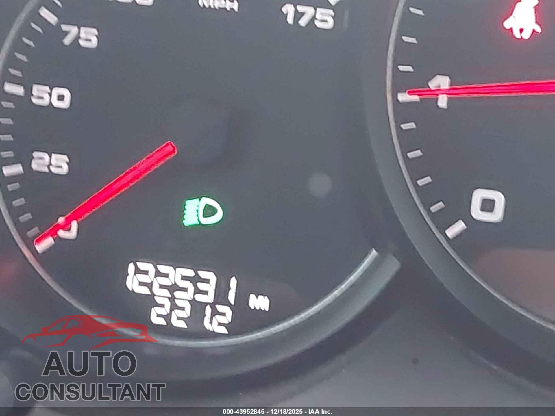 PORSCHE CAYENNE 2018 - WP1AA2A24JKA04862
