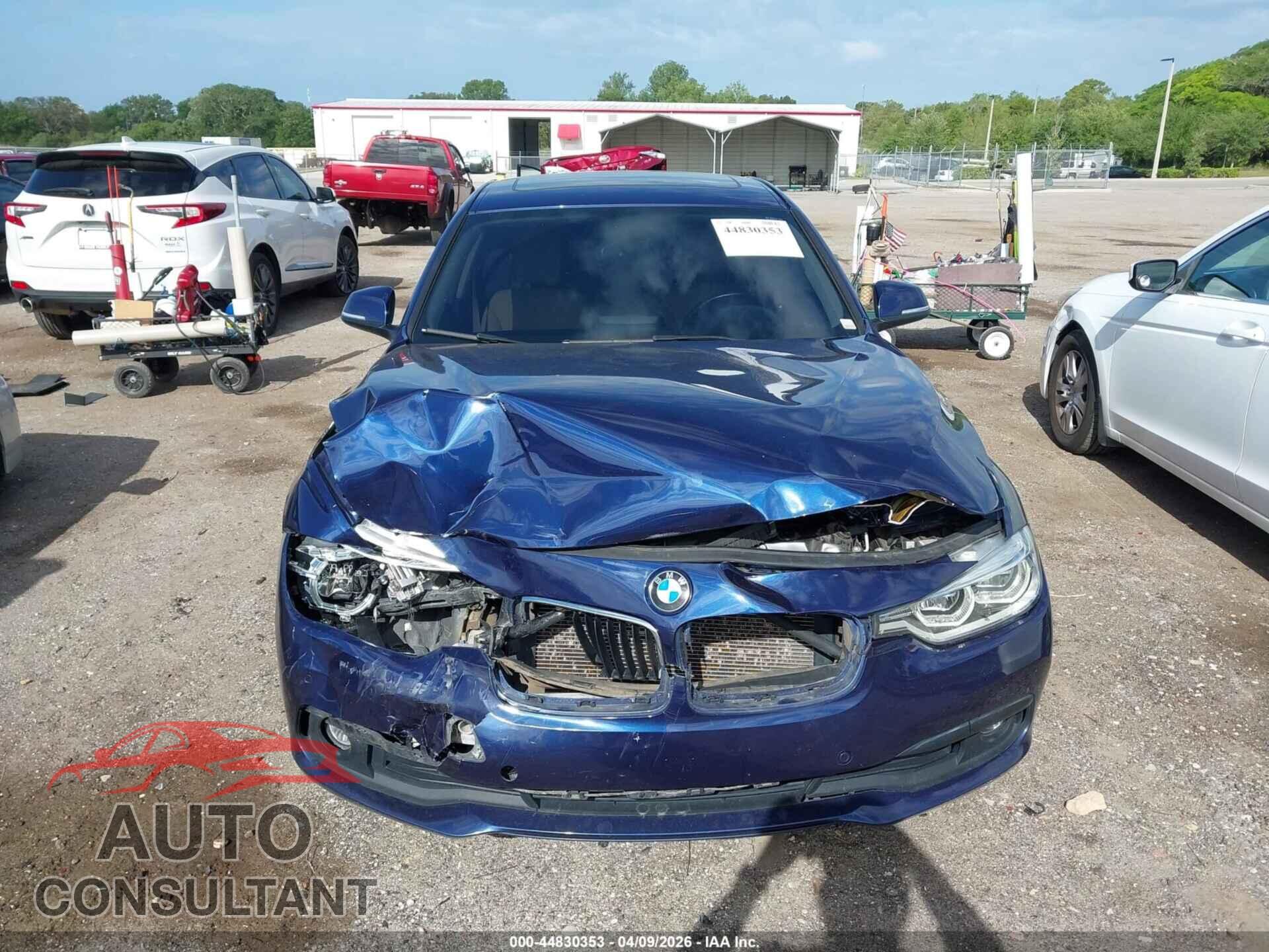 BMW 320I 2018 - WBA8E1G55JNU89735