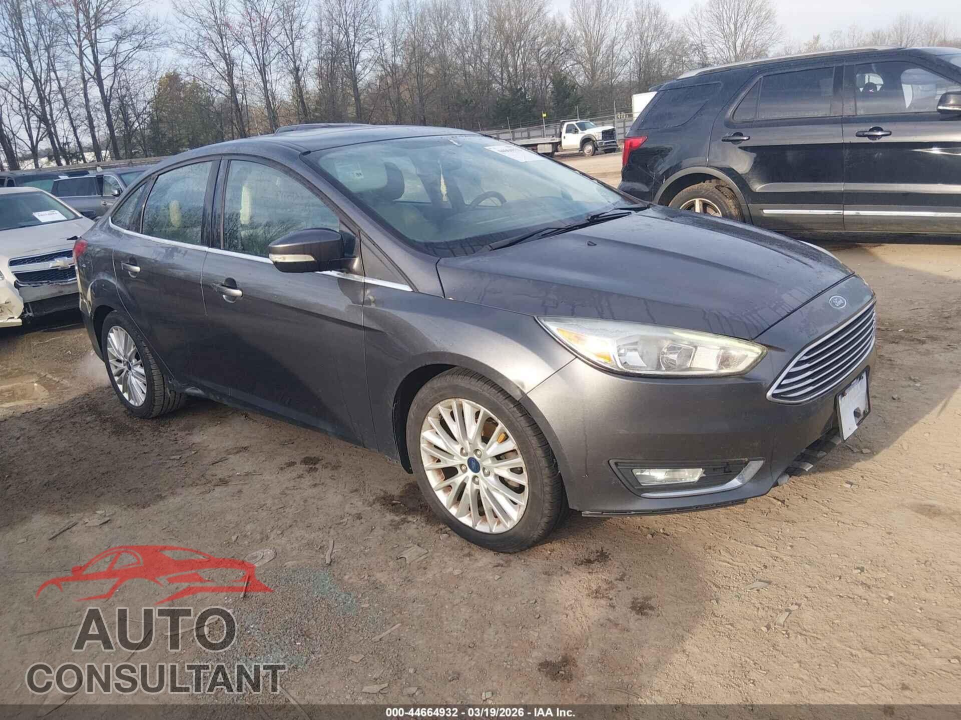 FORD FOCUS 2017 - 1FADP3J23HL288255