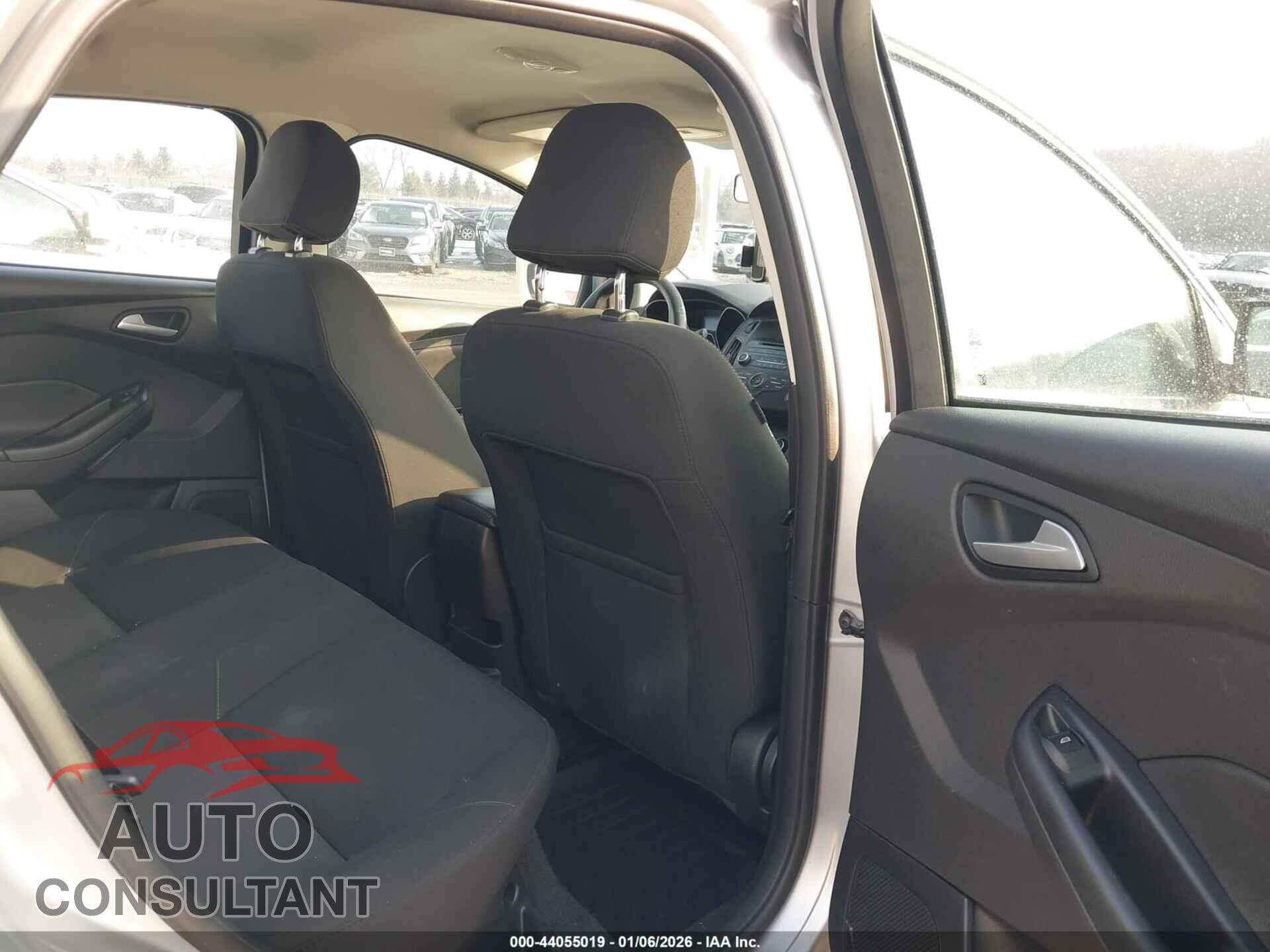 FORD FOCUS 2017 - 1FADP3F25HL300088