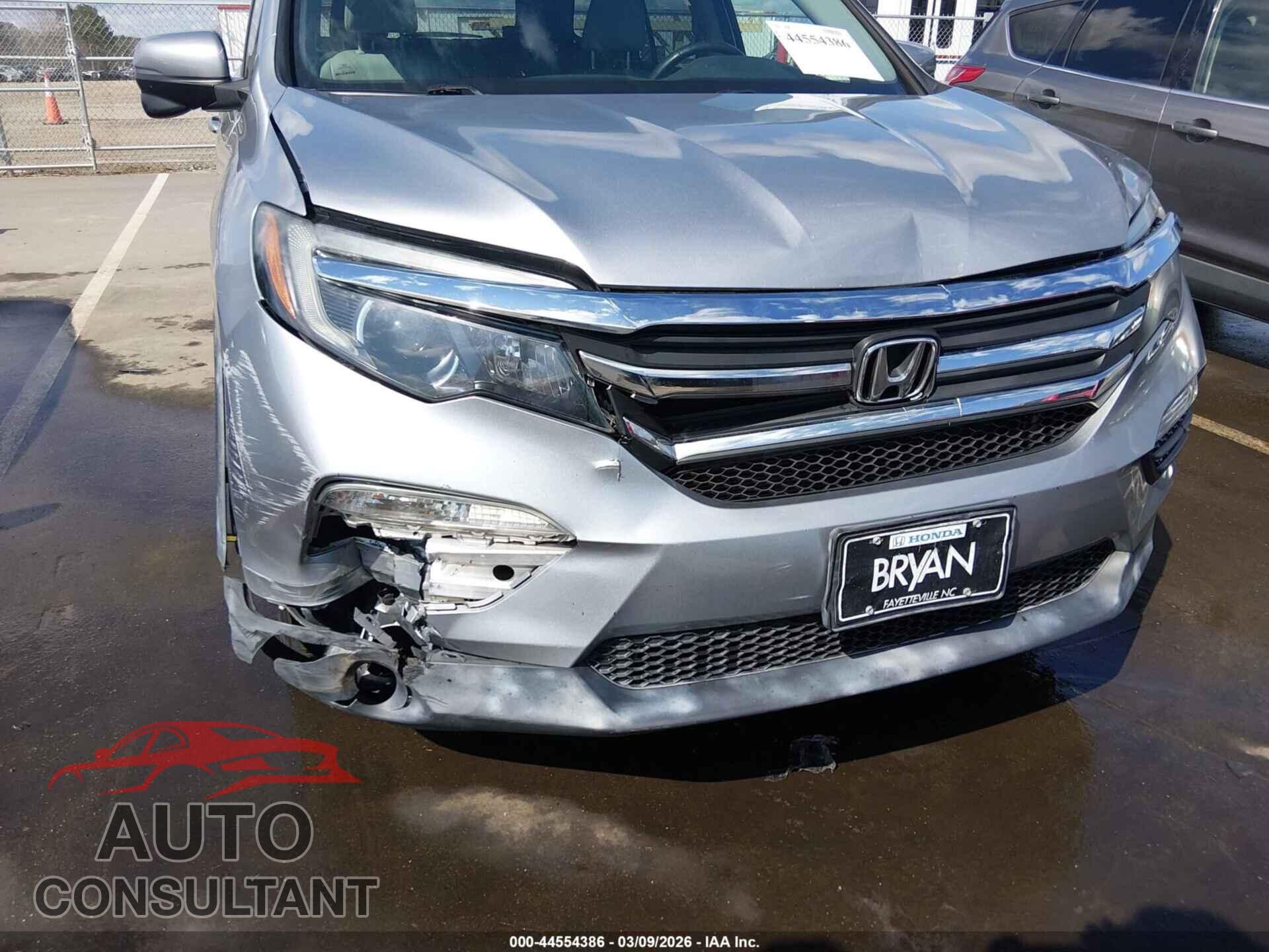 HONDA PILOT 2017 - 5FNYF5H57HB017101