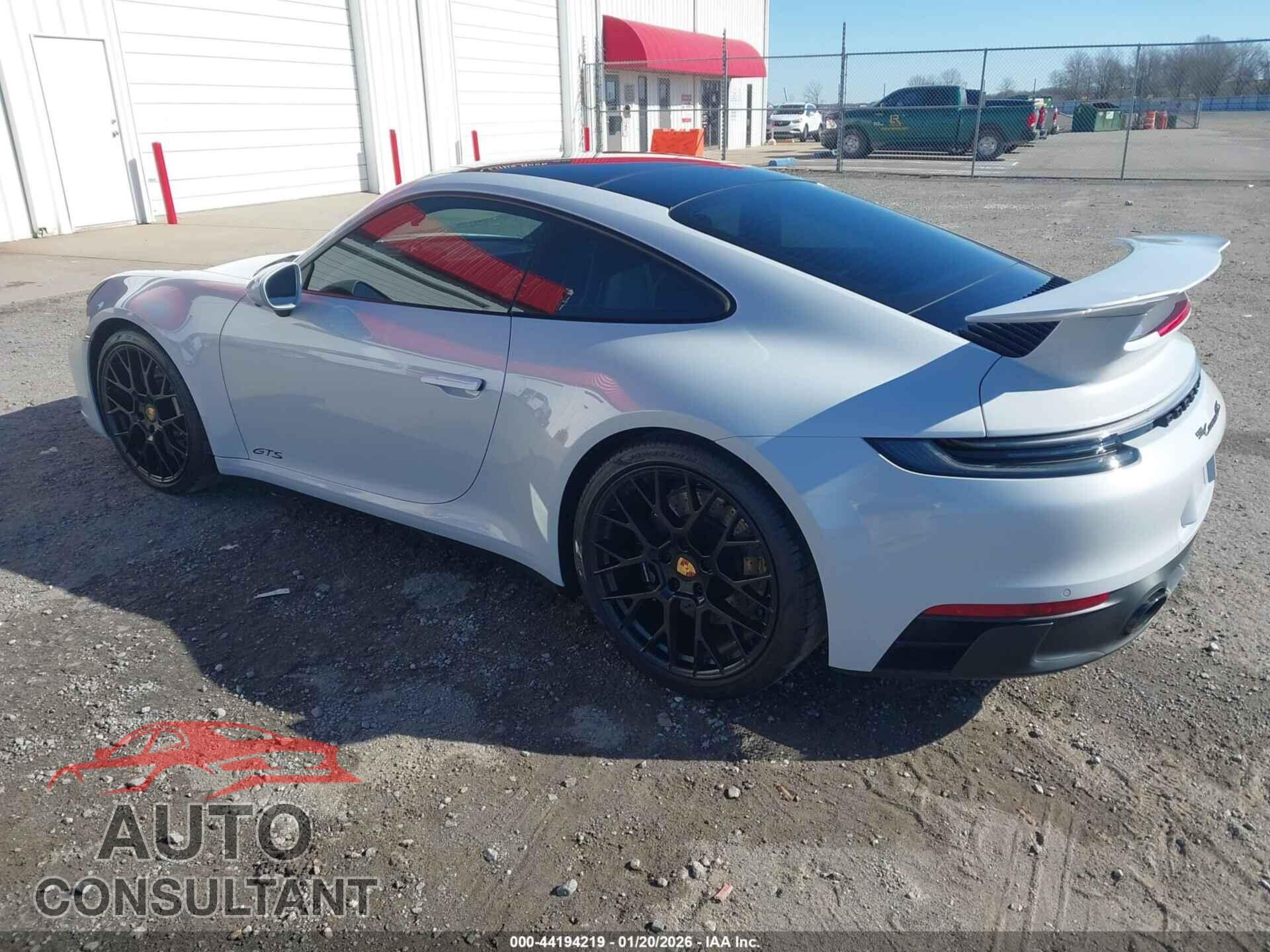PORSCHE 911 2024 - WP0AB2A93RS218524