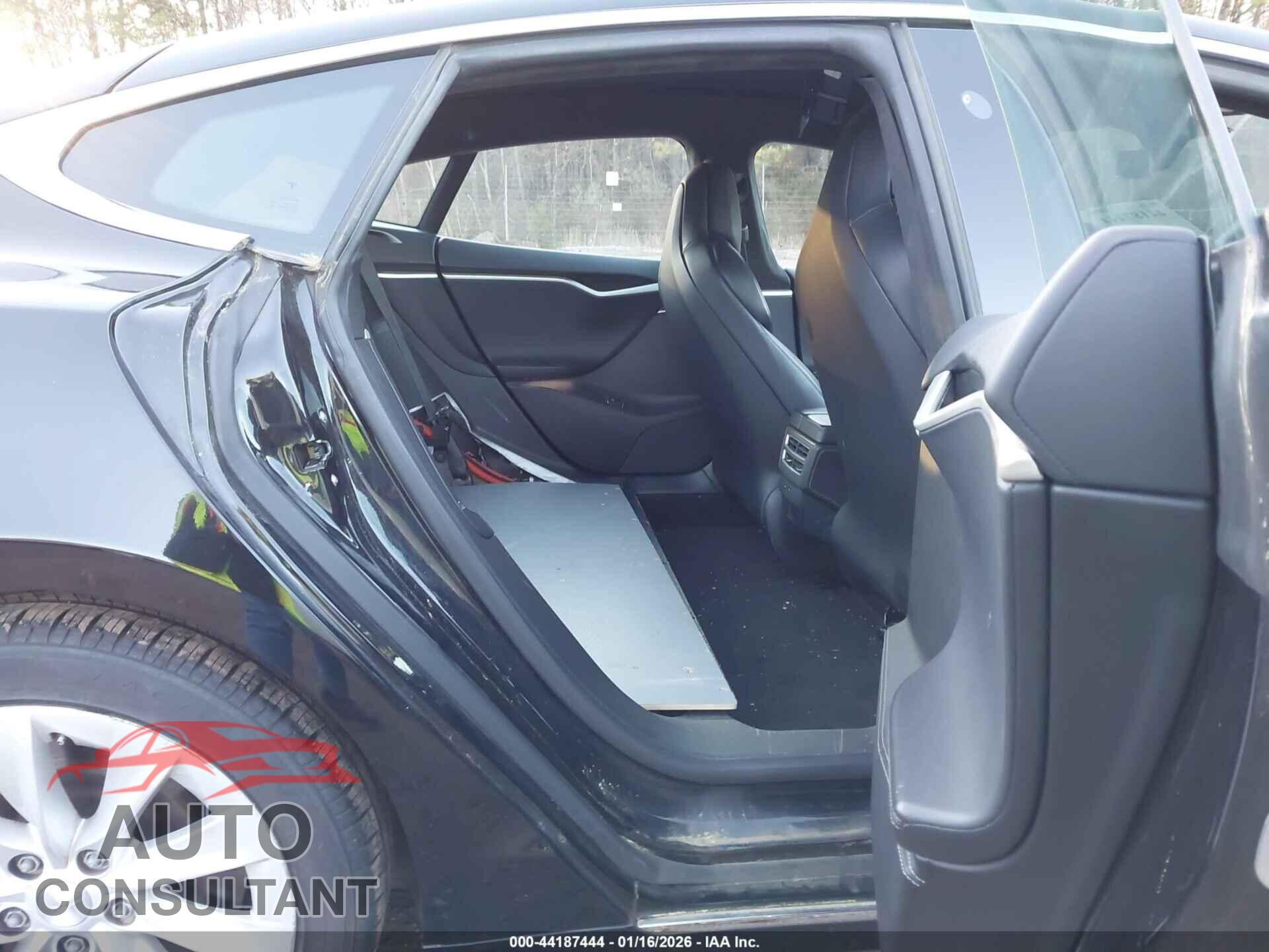 TESLA MODEL S 2017 - 5YJSA1E19HF217217