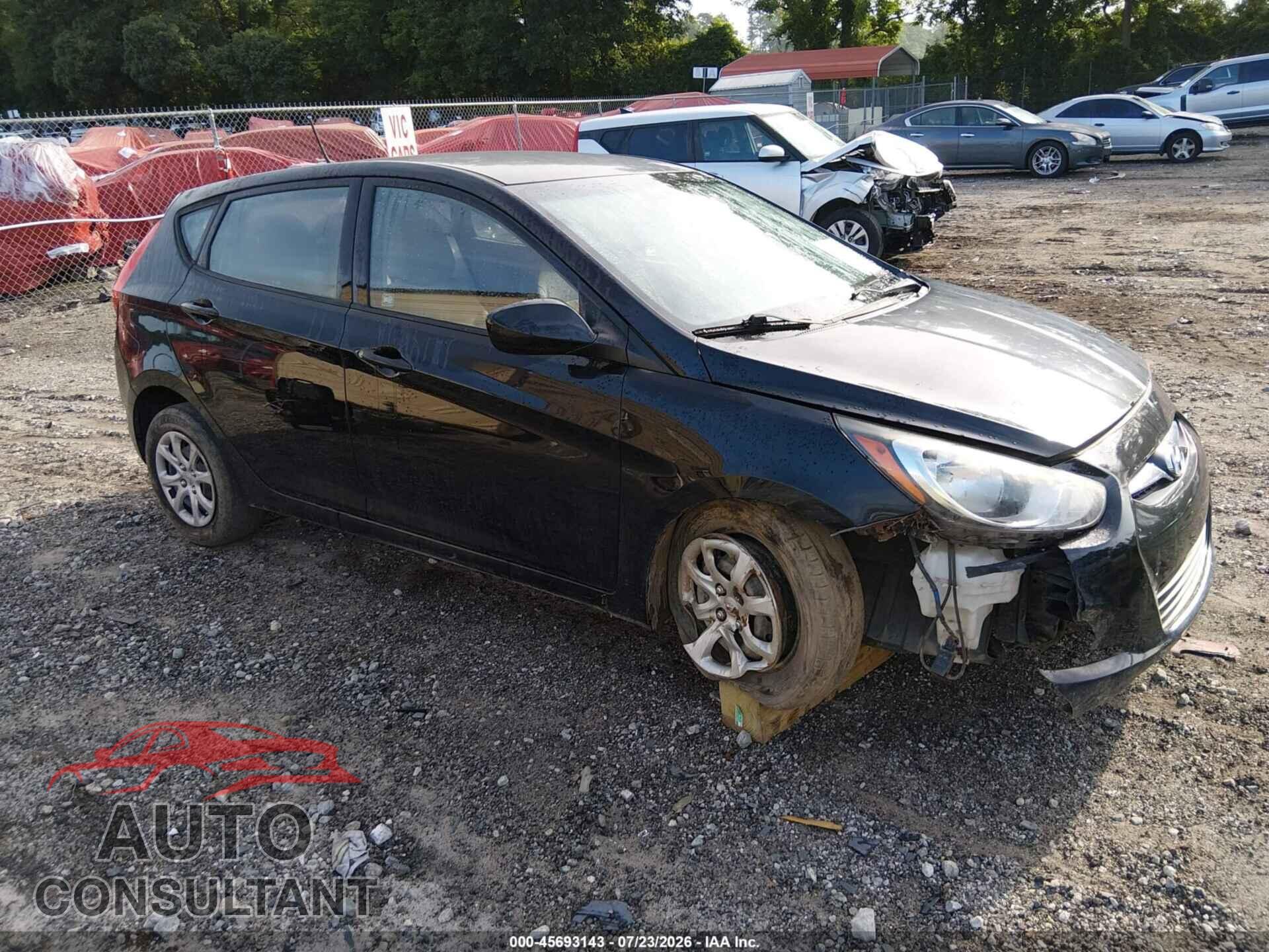 HYUNDAI ACCENT 2013 - KMHCT5AE4DU081025