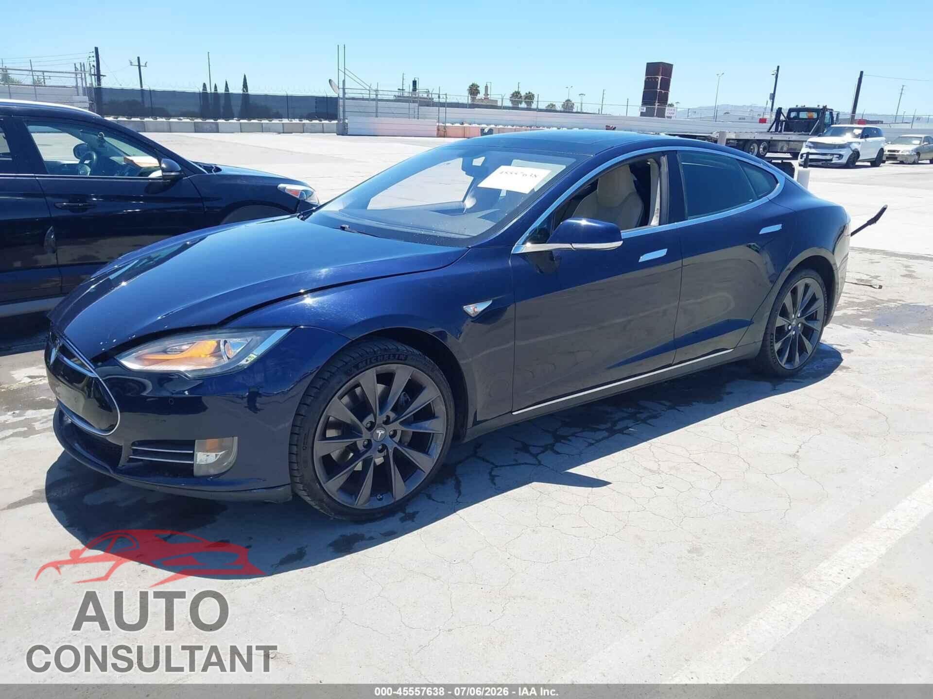 TESLA MODEL S 2013 - 5YJSA1CN8DFP28983