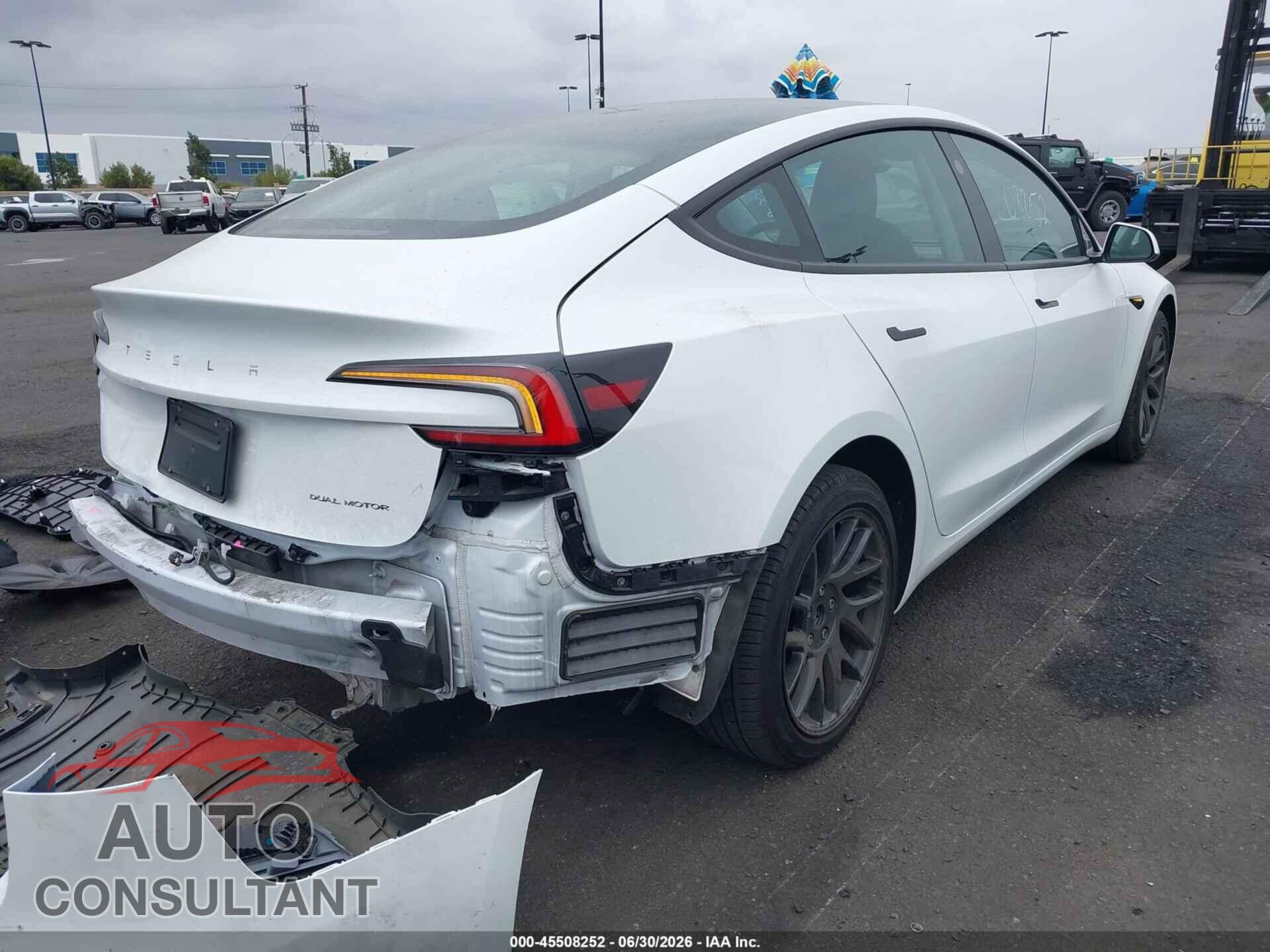 TESLA MODEL 3 2024 - 5YJ3E1EB2RF735494