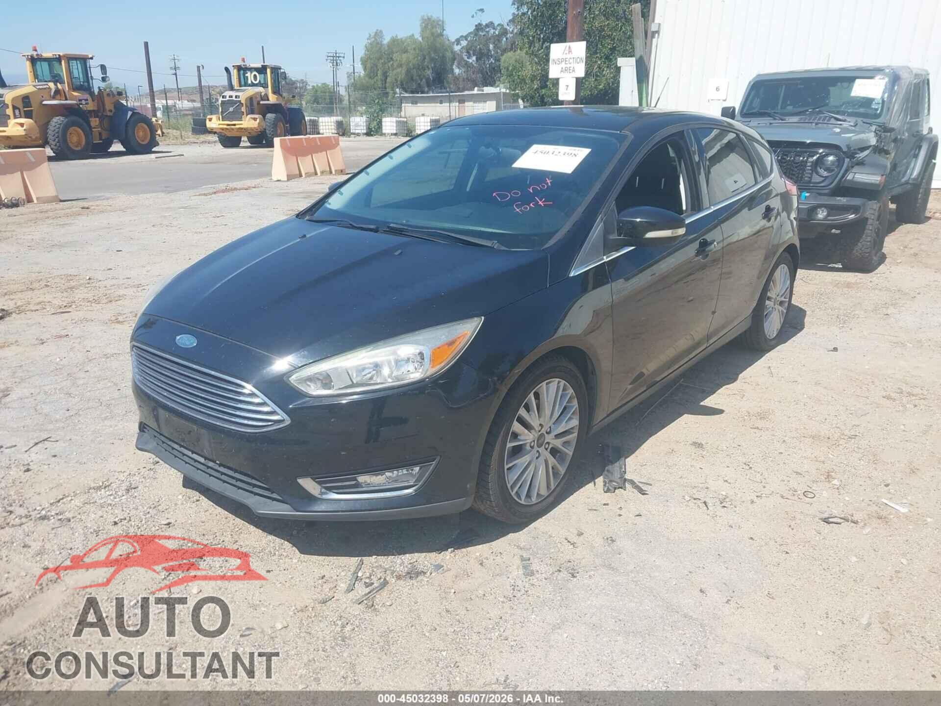 FORD FOCUS 2017 - 1FADP3N27HL329142