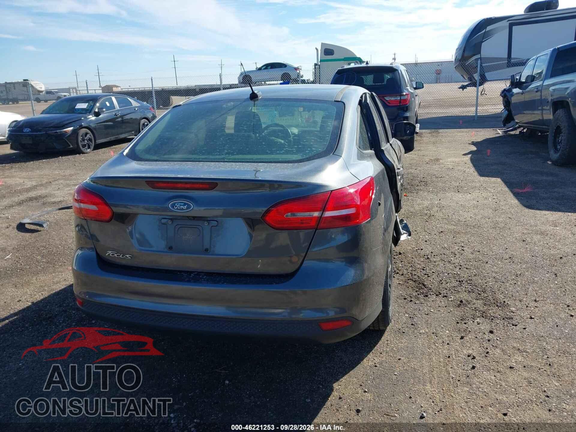 FORD FOCUS 2017 - 1FADP3E22HL295384