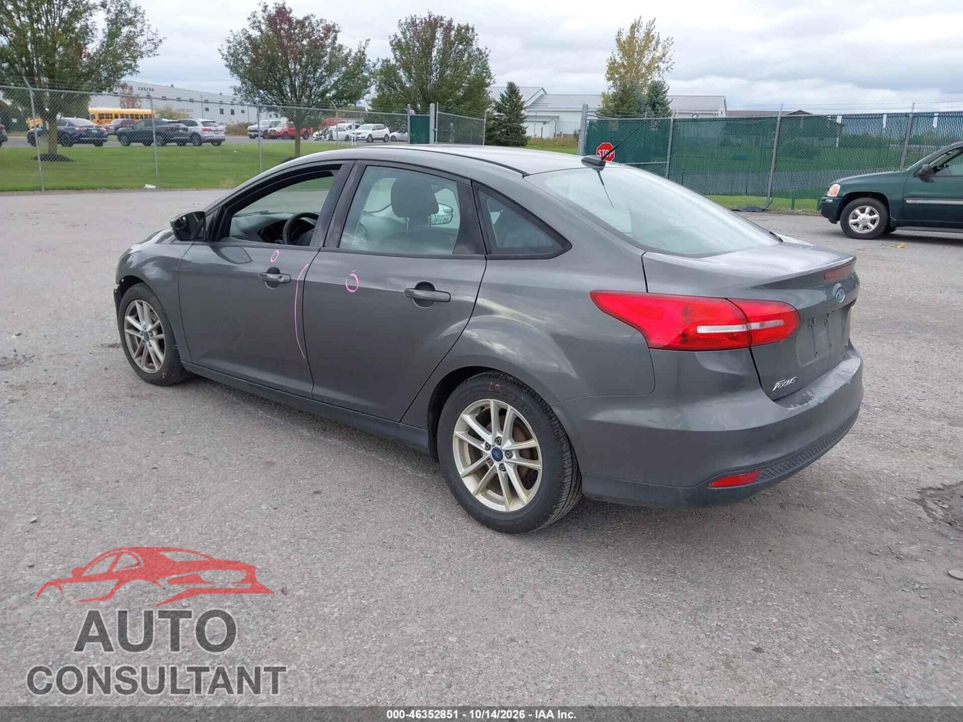 FORD FOCUS 2015 - 1FADP3F28FL203786