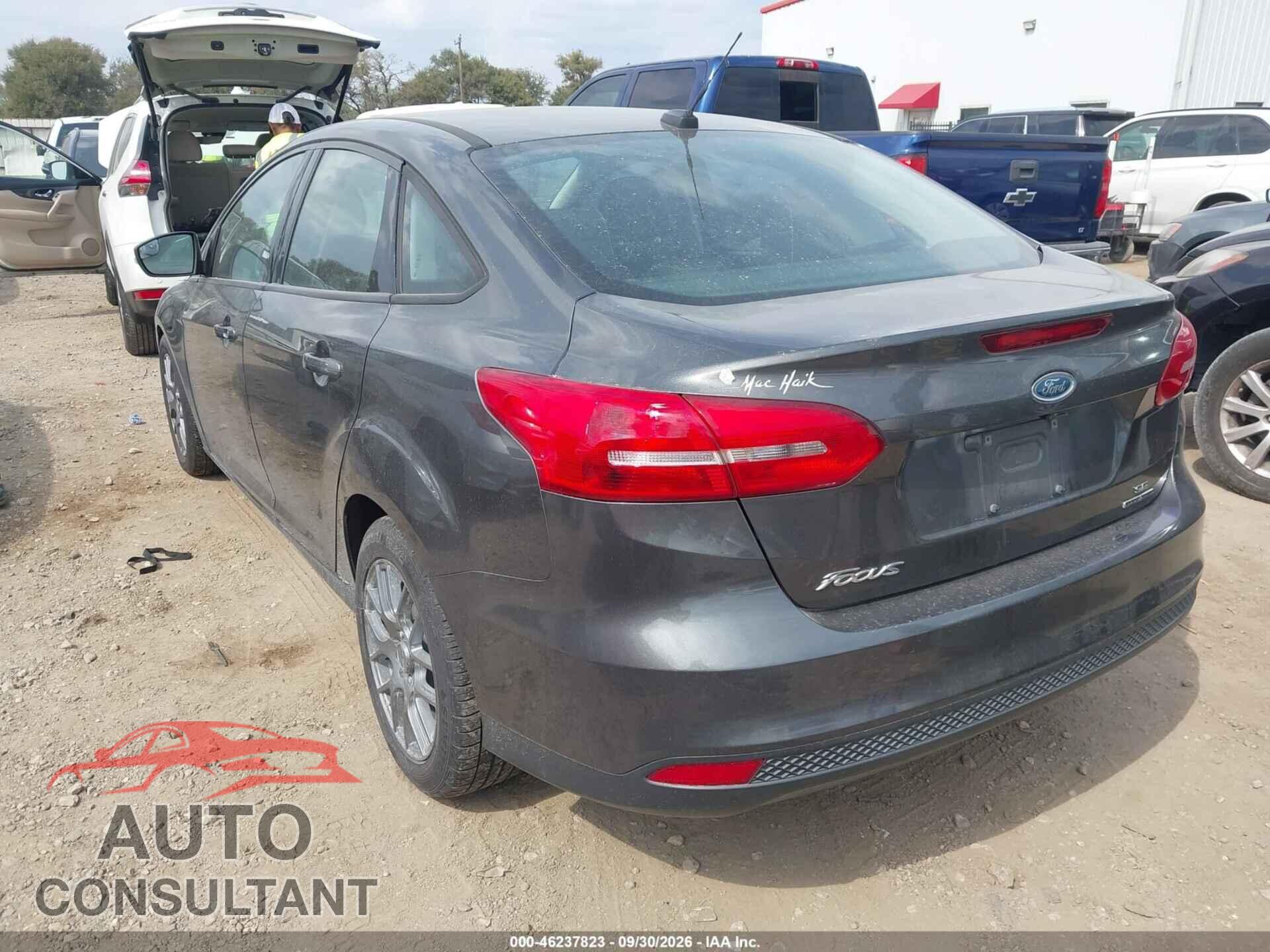 FORD FOCUS 2016 - 1FADP3F23GL252587