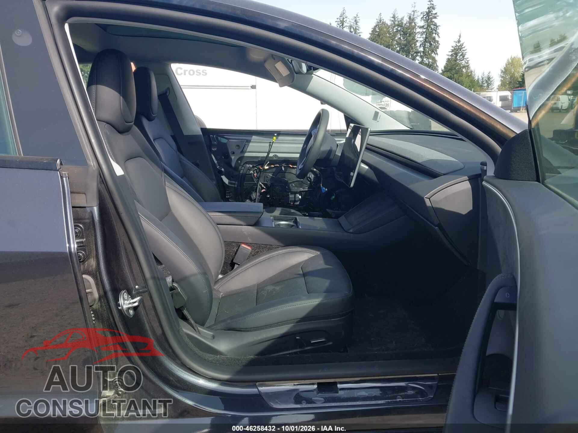 TESLA MODEL 3 2025 - 5YJ3E1EB2SF055360